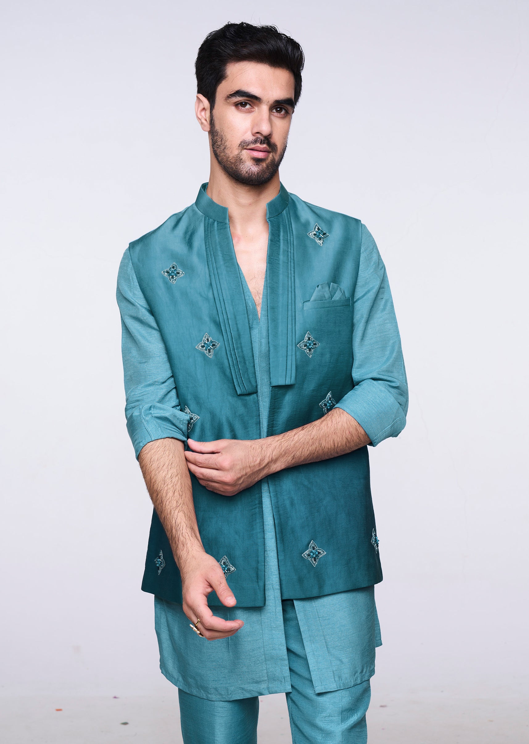 BlueOmbreHandEmbroideredBandiAndKurta-sg242984-1_4.jpg
