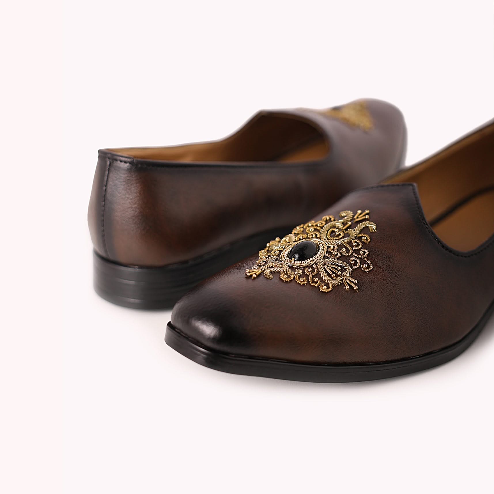 Brown_Embroidered_Mojaris-SG179190_5_11297211-578c-4bf3-a8b7-8ec3b89344c2.jpg