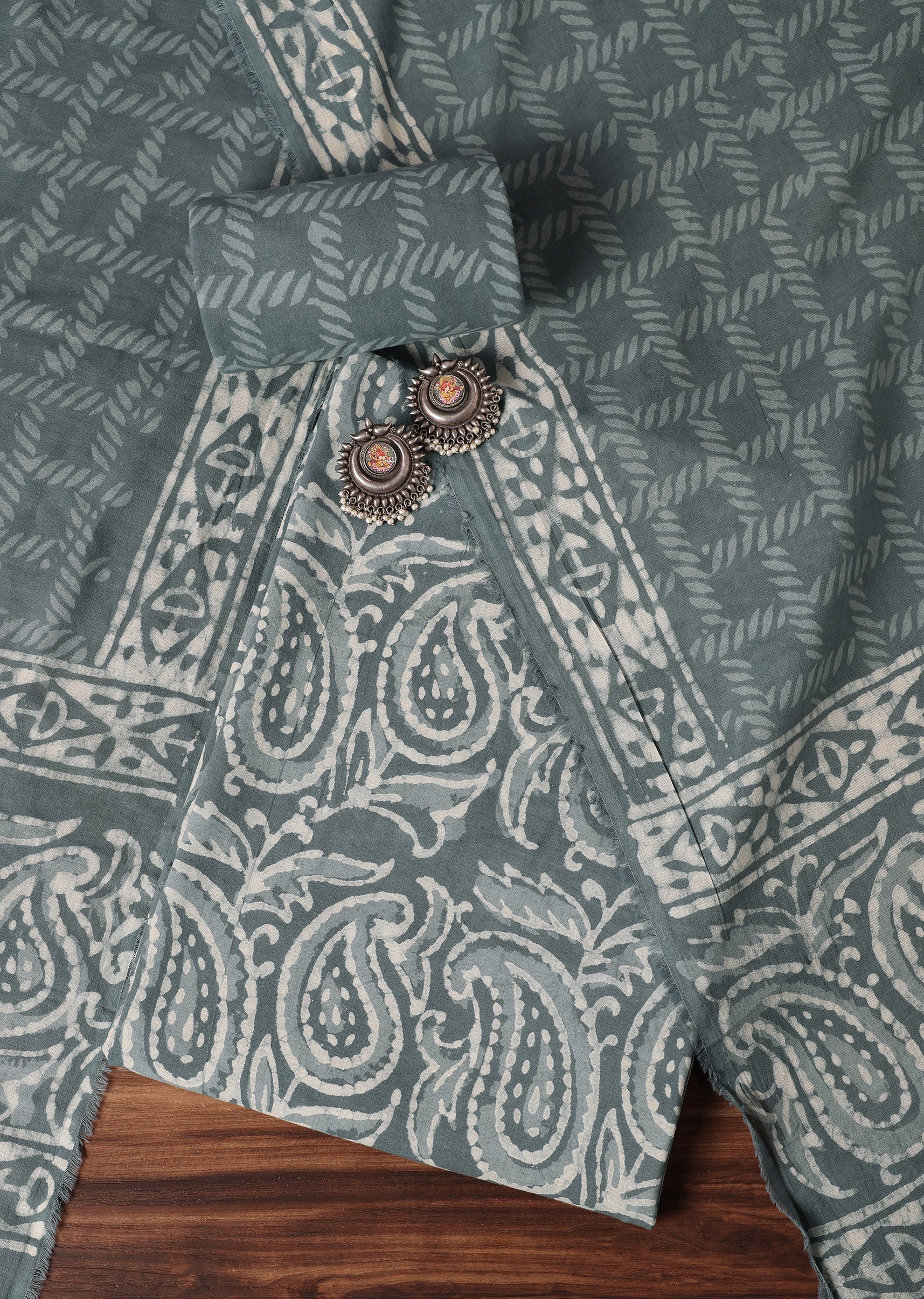 Grey_Batik_Hand_Block_Printed_Cotton-SG229819_5_8d034cc4-f228-4536-8e07-2aaf3bf32ed3.jpg
