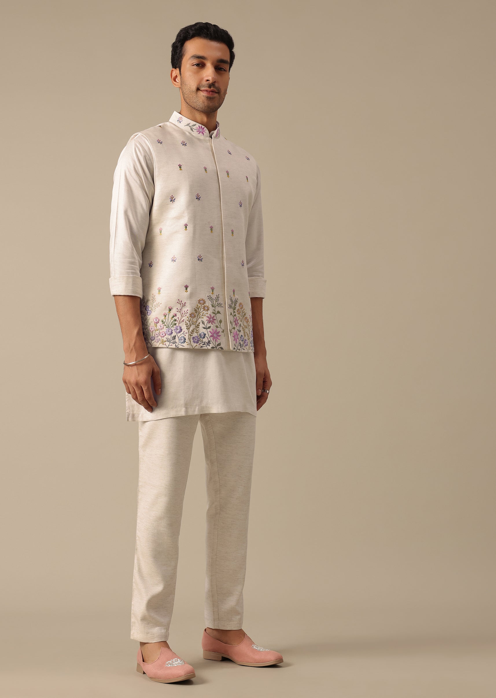 OffWhiteFloralEmbroideredJacketKurtaSet-SG186548_4_9cd04223-d52c-4c92-990b-f02c1934622d.jpg