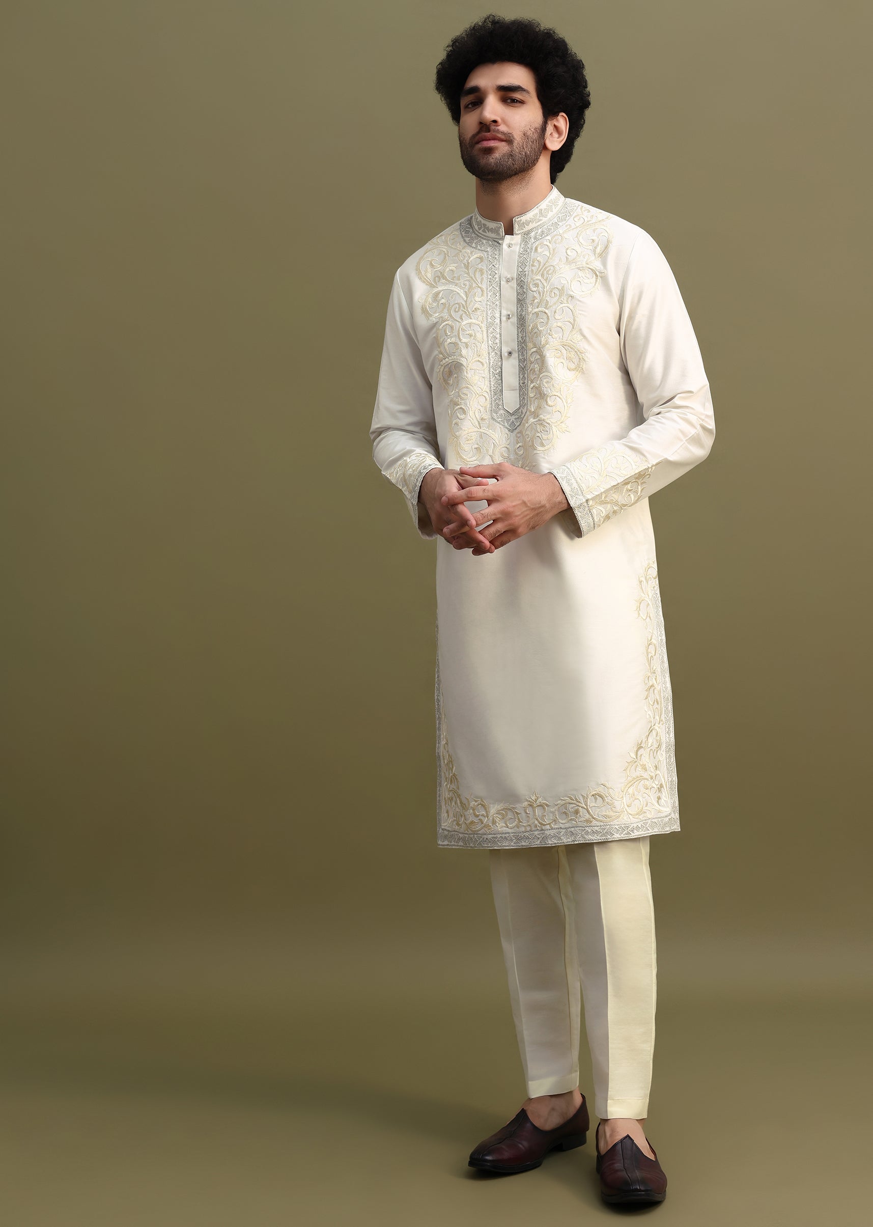 Off_White_Kurta_Pant_Set_With_Threadwork-SG234677_8_b92cefca-97f9-433b-aa04-58fd7f0d388f.jpg