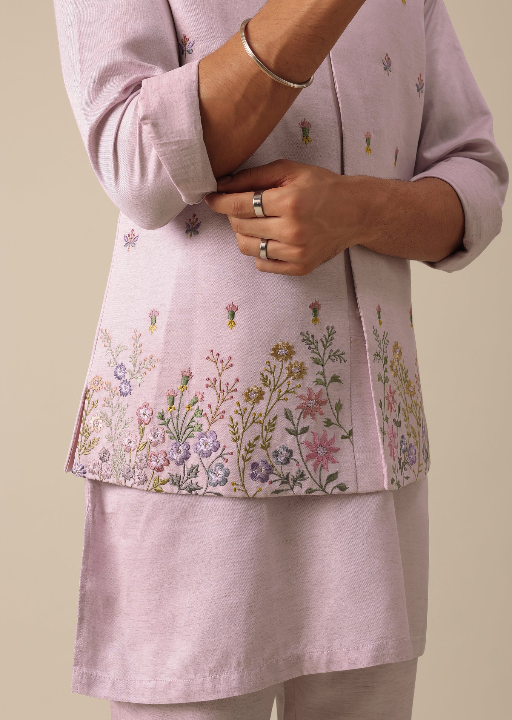 PinkJacketAndKurtaSetWithFloralMotifThreadWork-SG186524_2_64cb82d0-7f7e-4380-8bfe-73b3c0fa3095.jpg