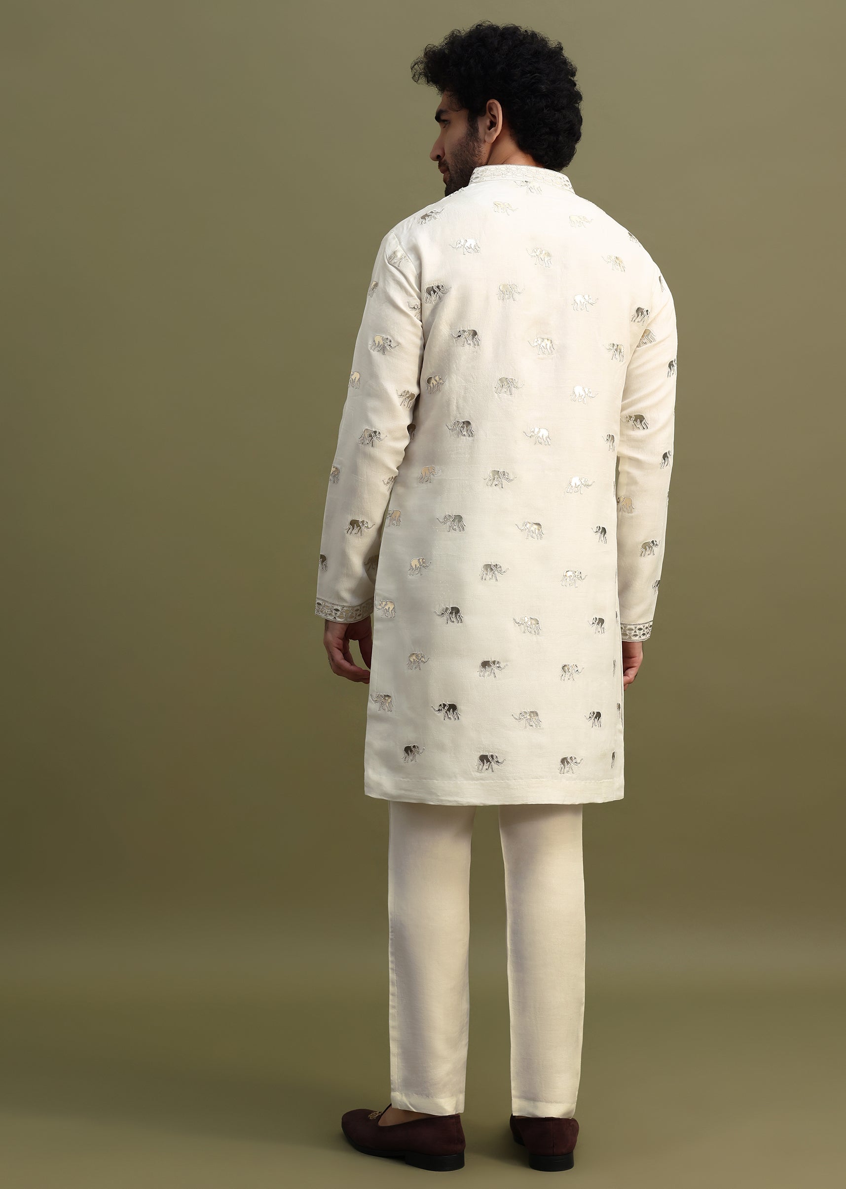 White_Kurta_With_Gold_Foil_Applique_Motifs-SG235674_3_96c9962f-4ec5-4616-8d9a-7ef1a74e3705.jpg