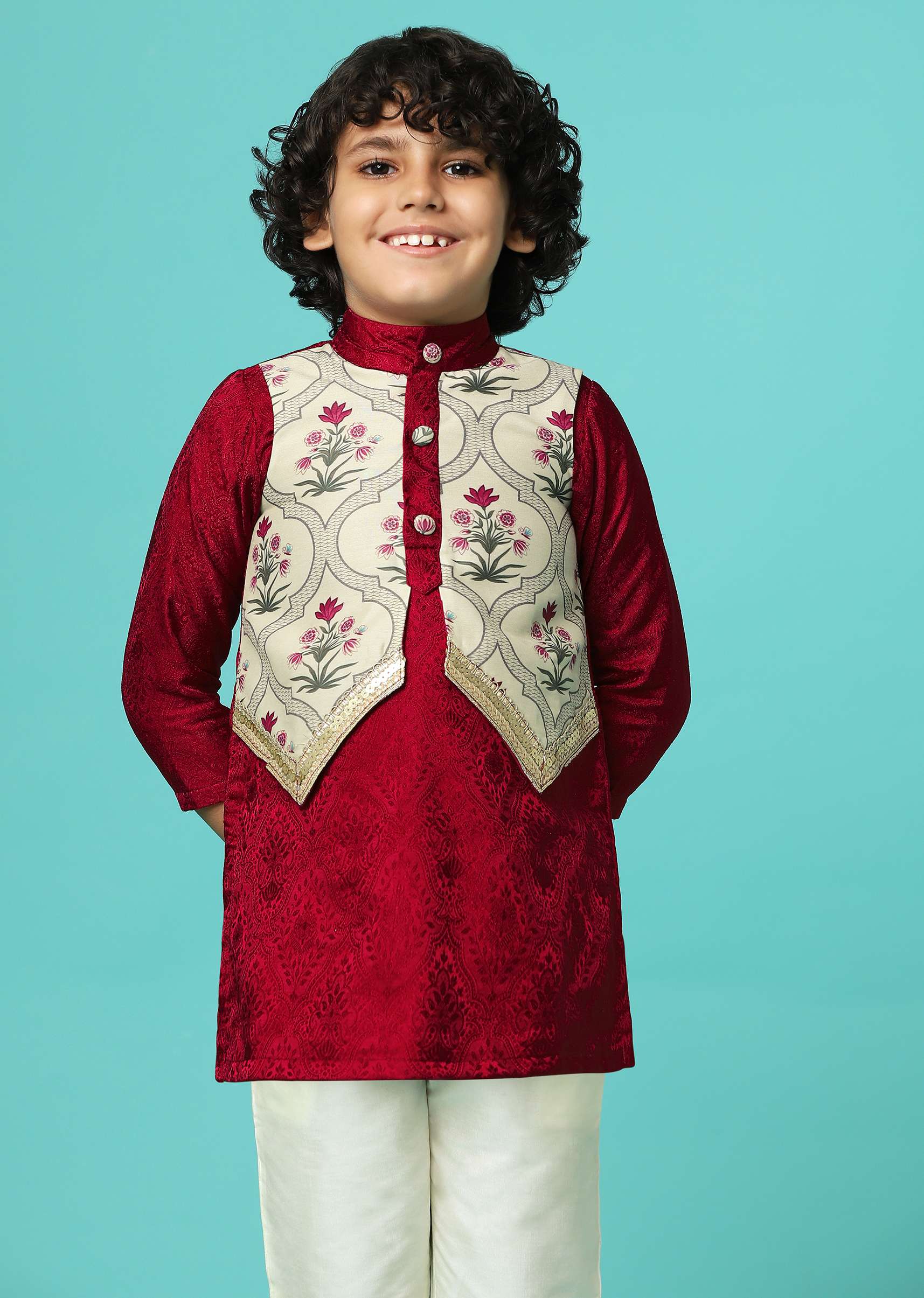 apple_red_printed-sg166762_4_444330cd-1d70-4b2e-b854-d41616d3bfda.jpg