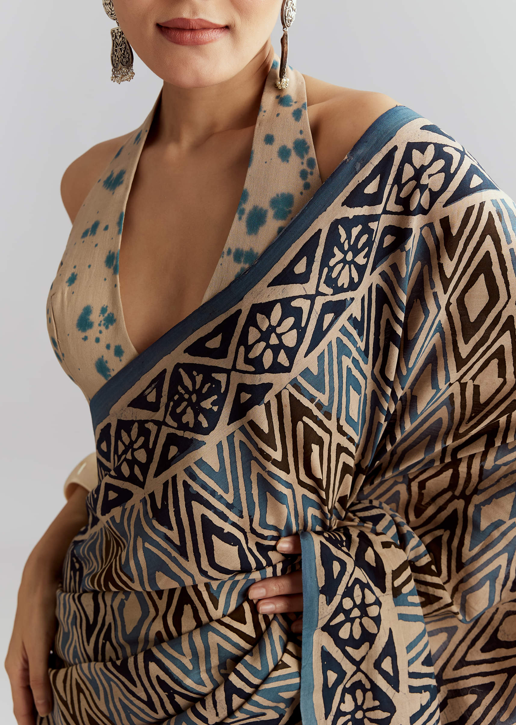 beige-cotton-linen-saree-with-hand-block-print-and-kantha-work-sg329160-2.jpg
