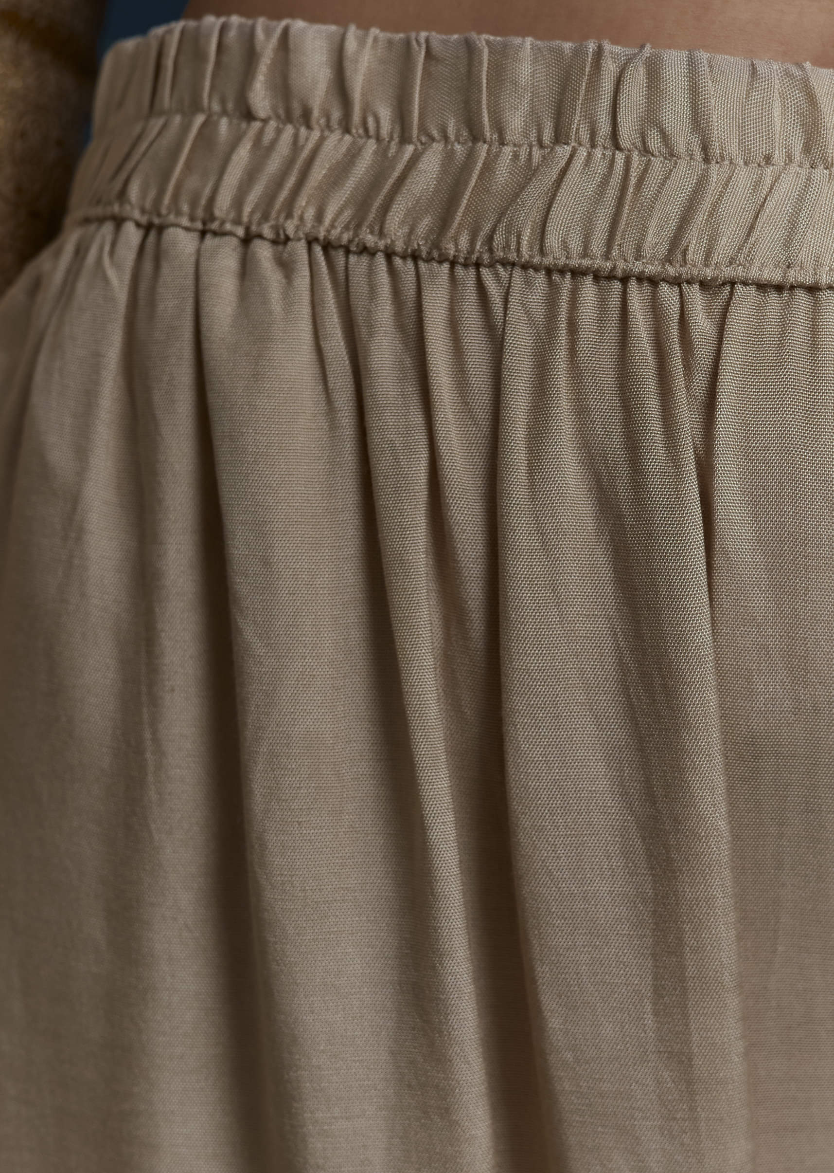 beige-jacquard-weave-tissue-kurta-palazzo-set-sg344709-6_3fa40fcc-ea3d-4a59-94dc-75f7f4eb72bc.jpg