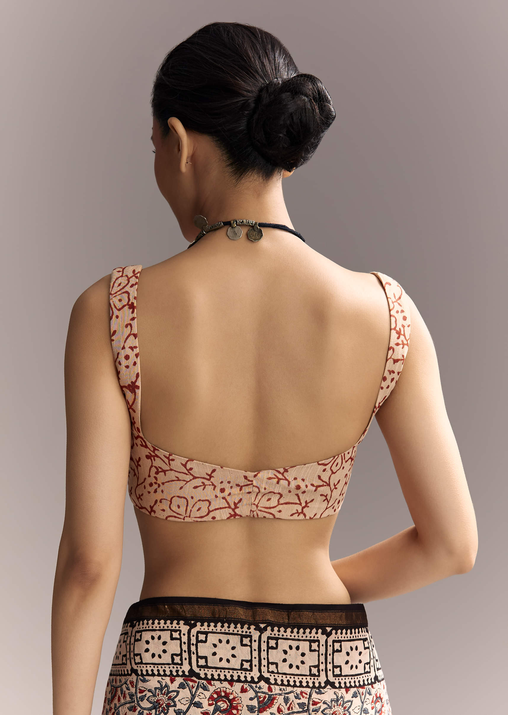 beige-linen-saree-with-ajrakh-floral-print-and-black-border-sg311975-8.jpg