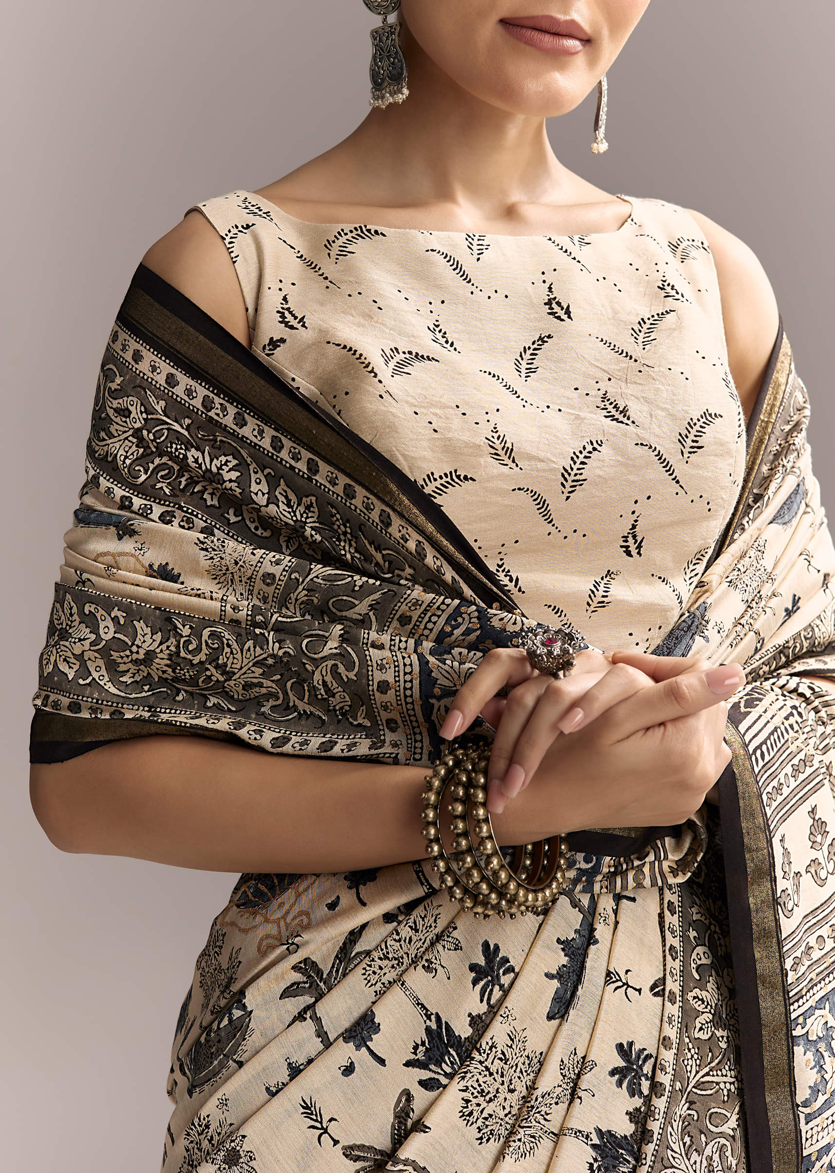 beige-linen-saree-with-black-hand-block-ajrakh-floral-print-sg311976-2.jpg