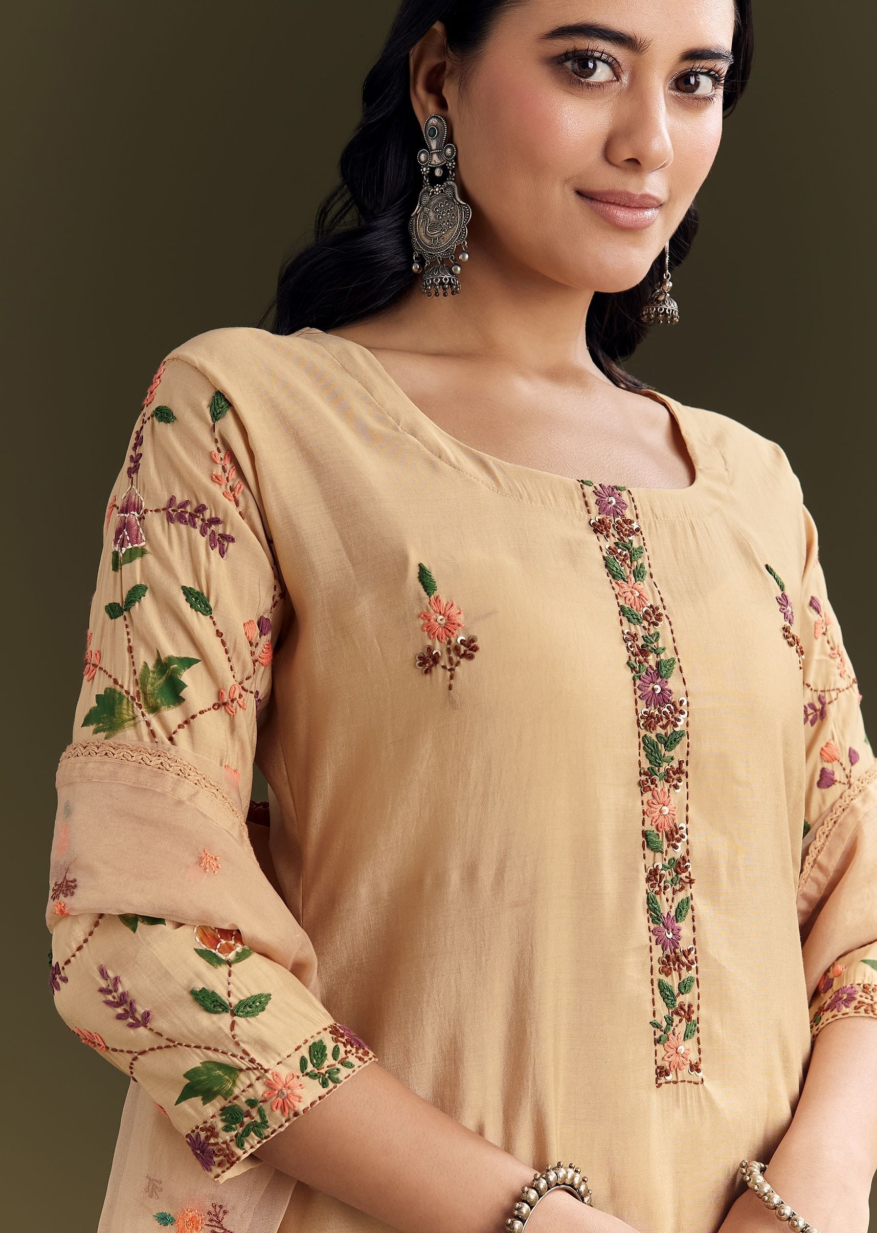 beige-modal-threadwork-kurta-pant-set-with-hand-painting-sg313295-3.jpg