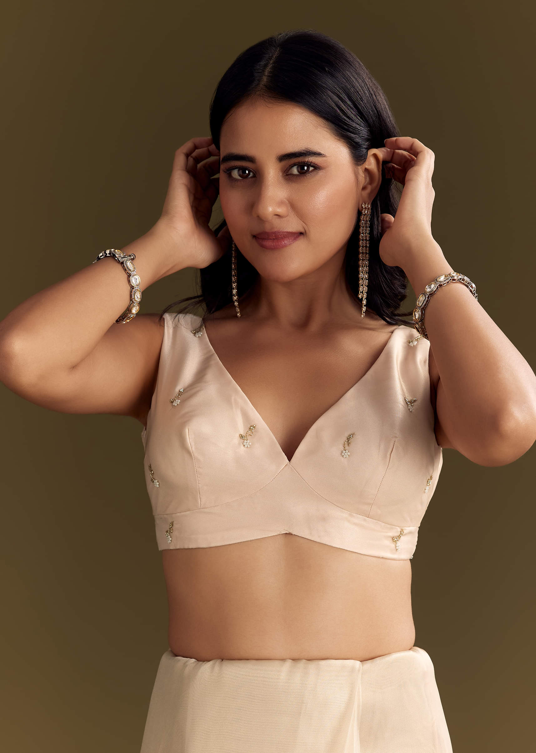 beige-organza-tissue-saree-with-cutdana-and-beads-scallop-border-sg284740-7_639105c9-f3df-41ed-9504-637b1c718c77.jpg