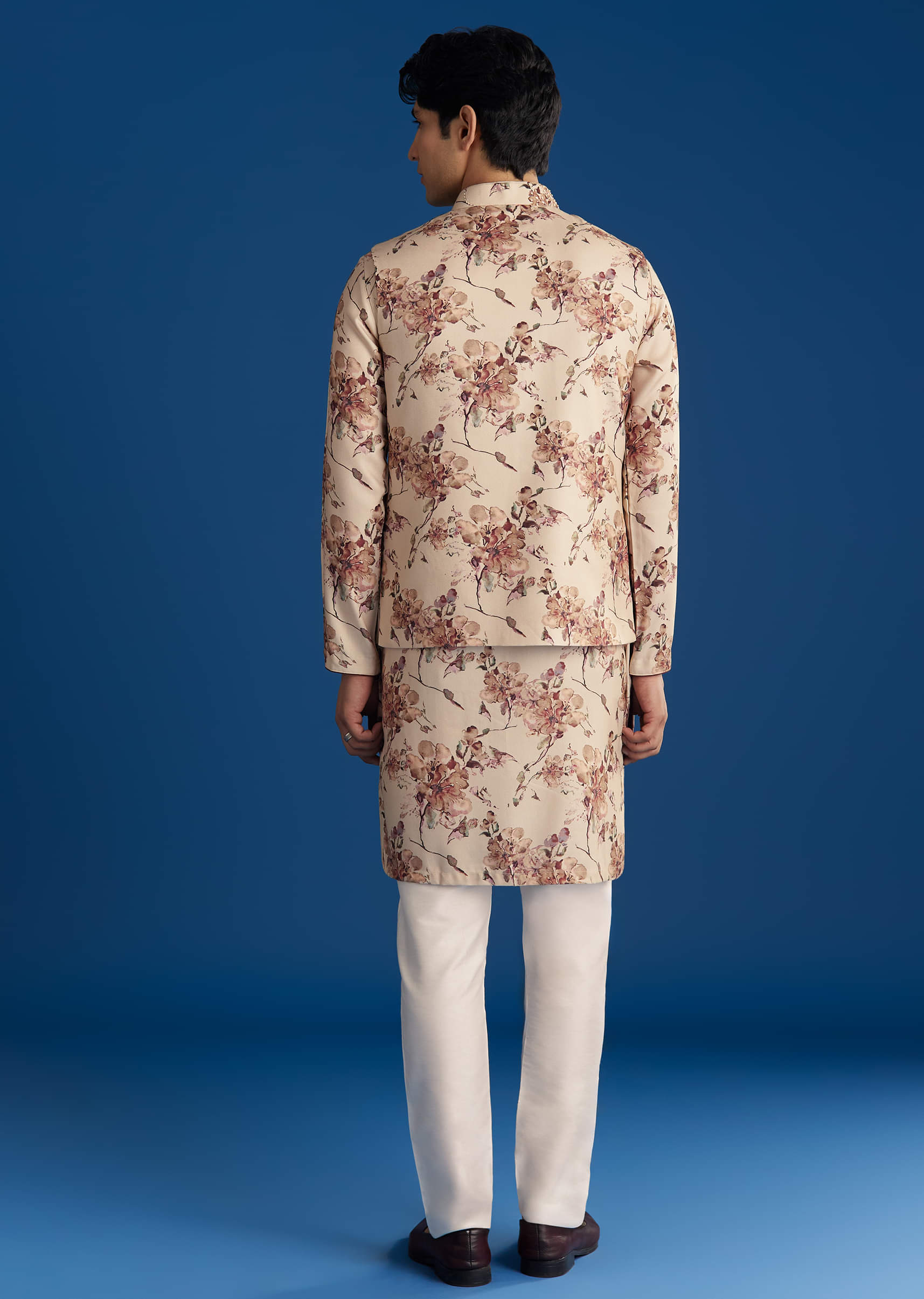 beige-silk-pashmina-threadwork-kurta-jacket-set-with-sequins-sg323520-5_bca927c4-52bf-4fb2-8341-691176753388.jpg