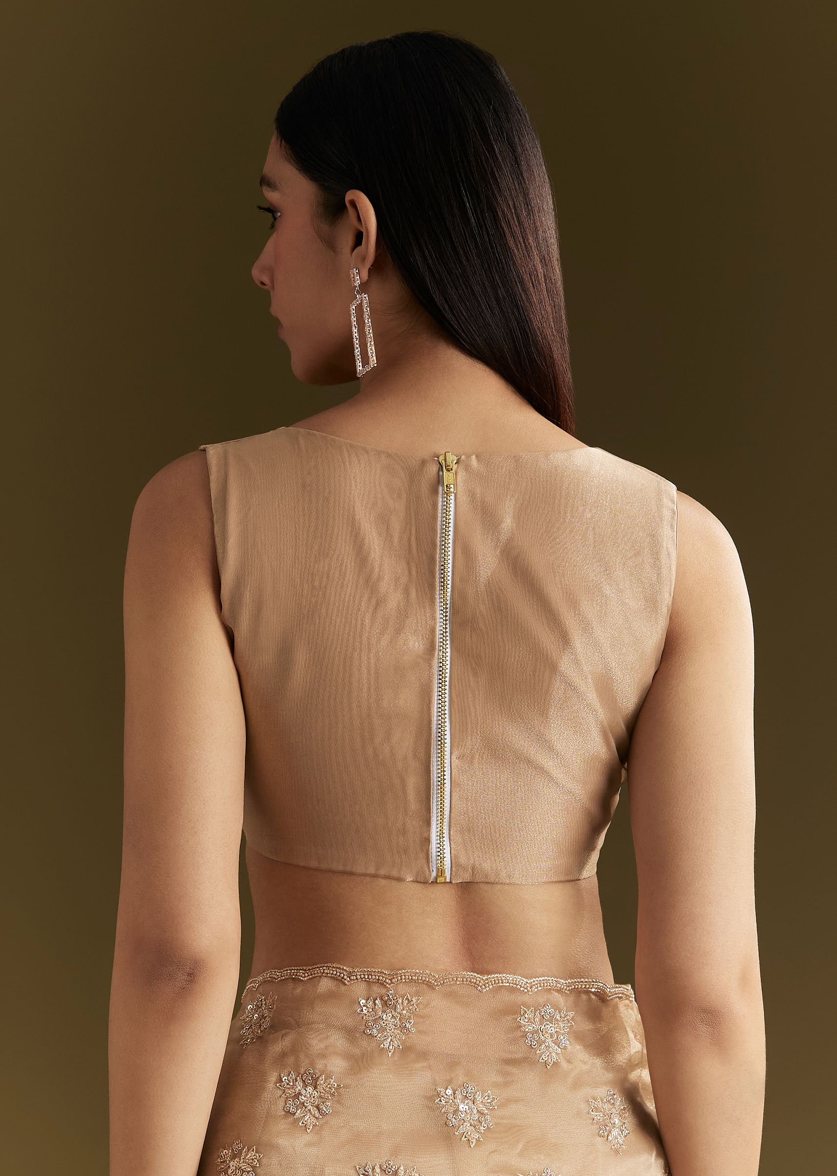 beige-tissue-saree-with-heavy-cutdana-and-beads-embroidery-sg293910-8_9e36b6d7-8937-4d5c-9a43-3a00da303cf0.jpg