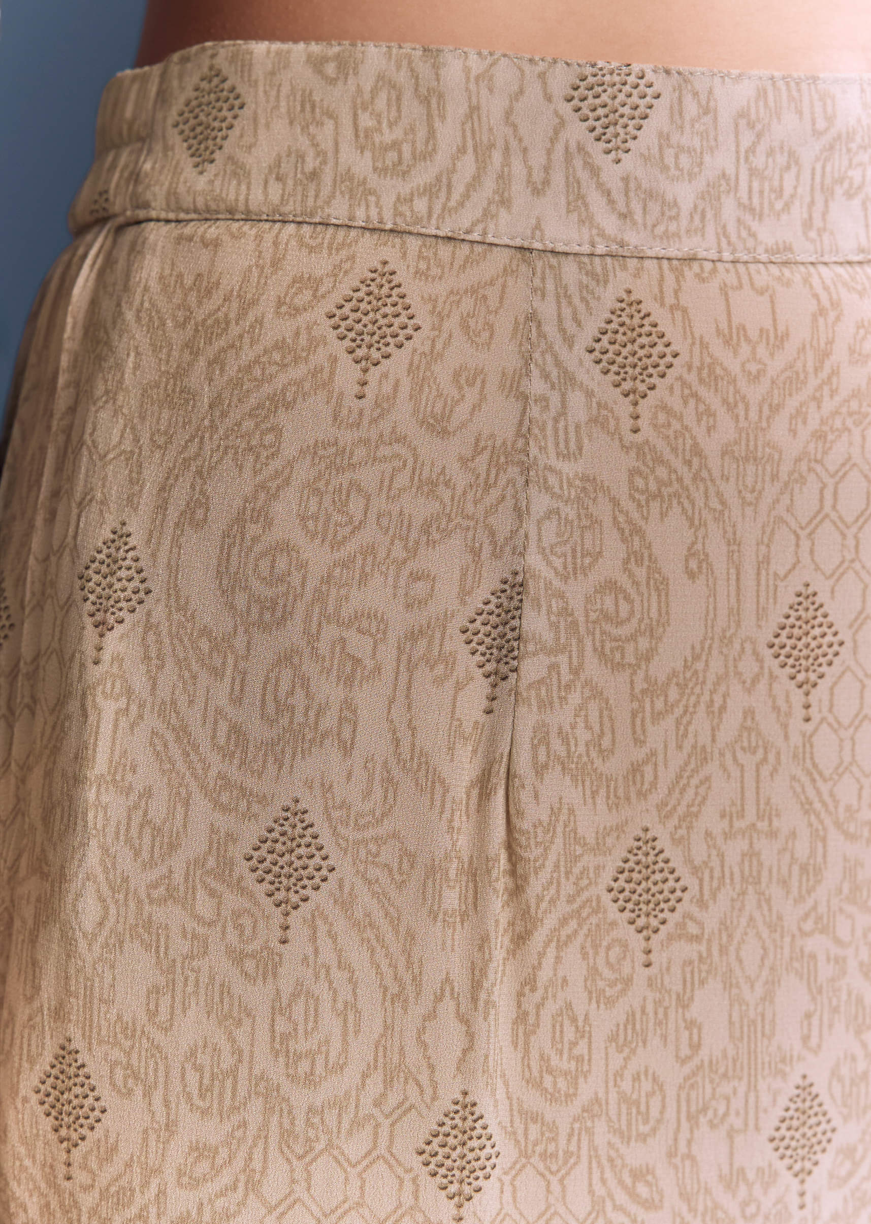 beige-wine-crepe-kurta-set-with-floral-print-sg346300-6.jpg