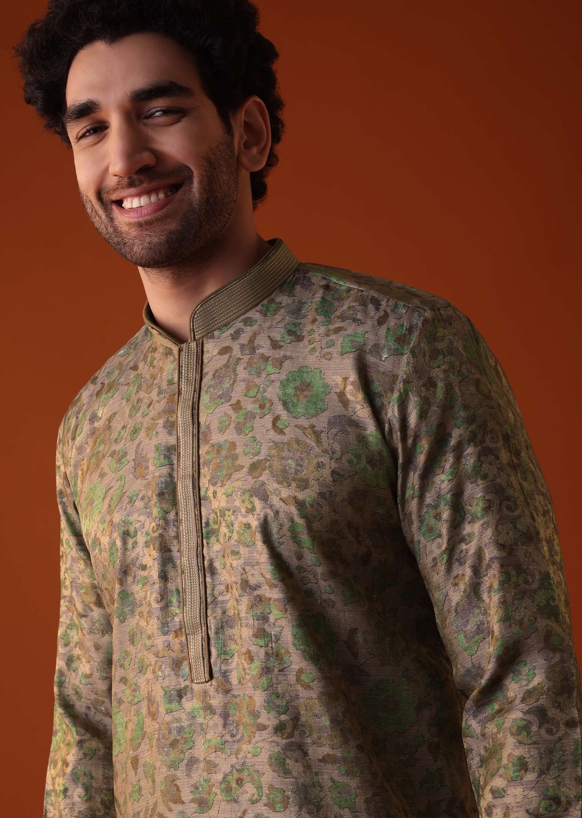 beige_green_embroidered_kurta_set_with_floral_print-sg140834_5_b73ee24f-c29d-4e05-9b6b-e084ffc7b665.jpg