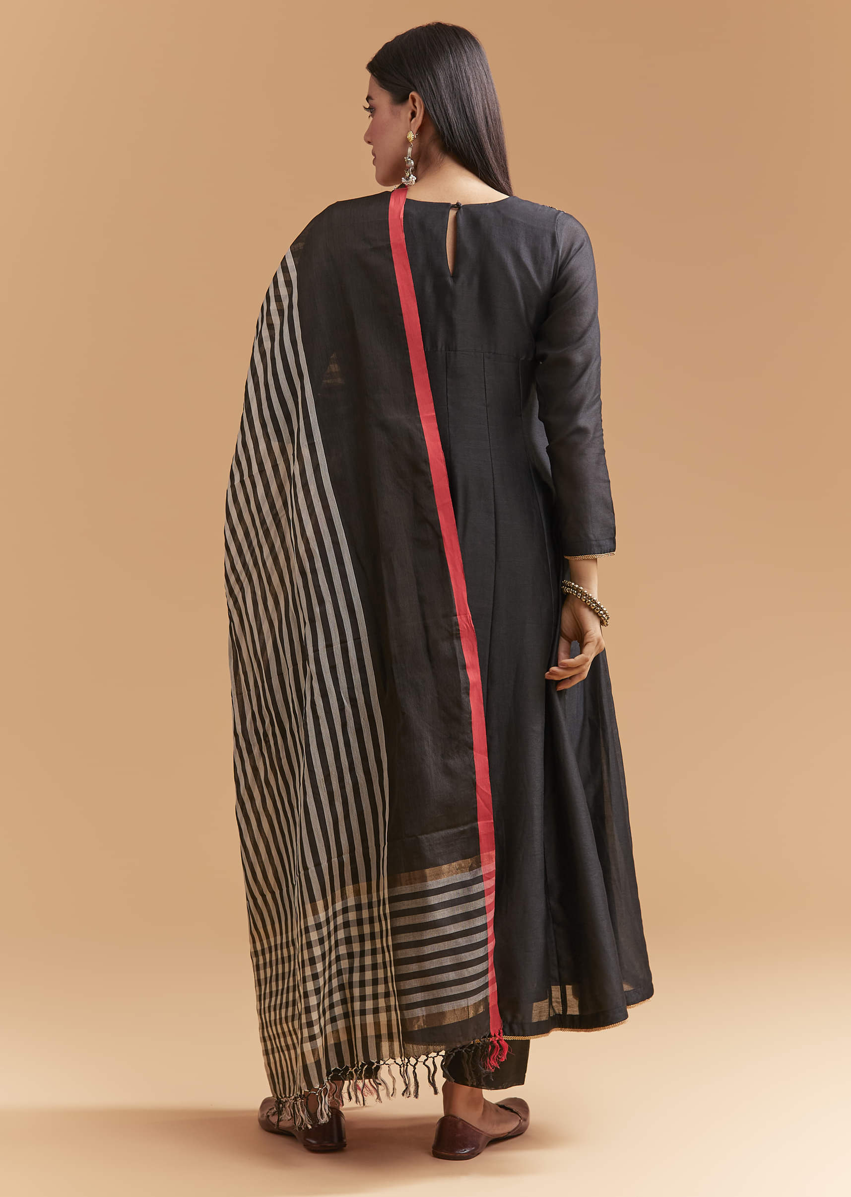 black-chanderi-anarkali-suit-with-zari-and-sequins-embroidery-sg346995-5.jpg