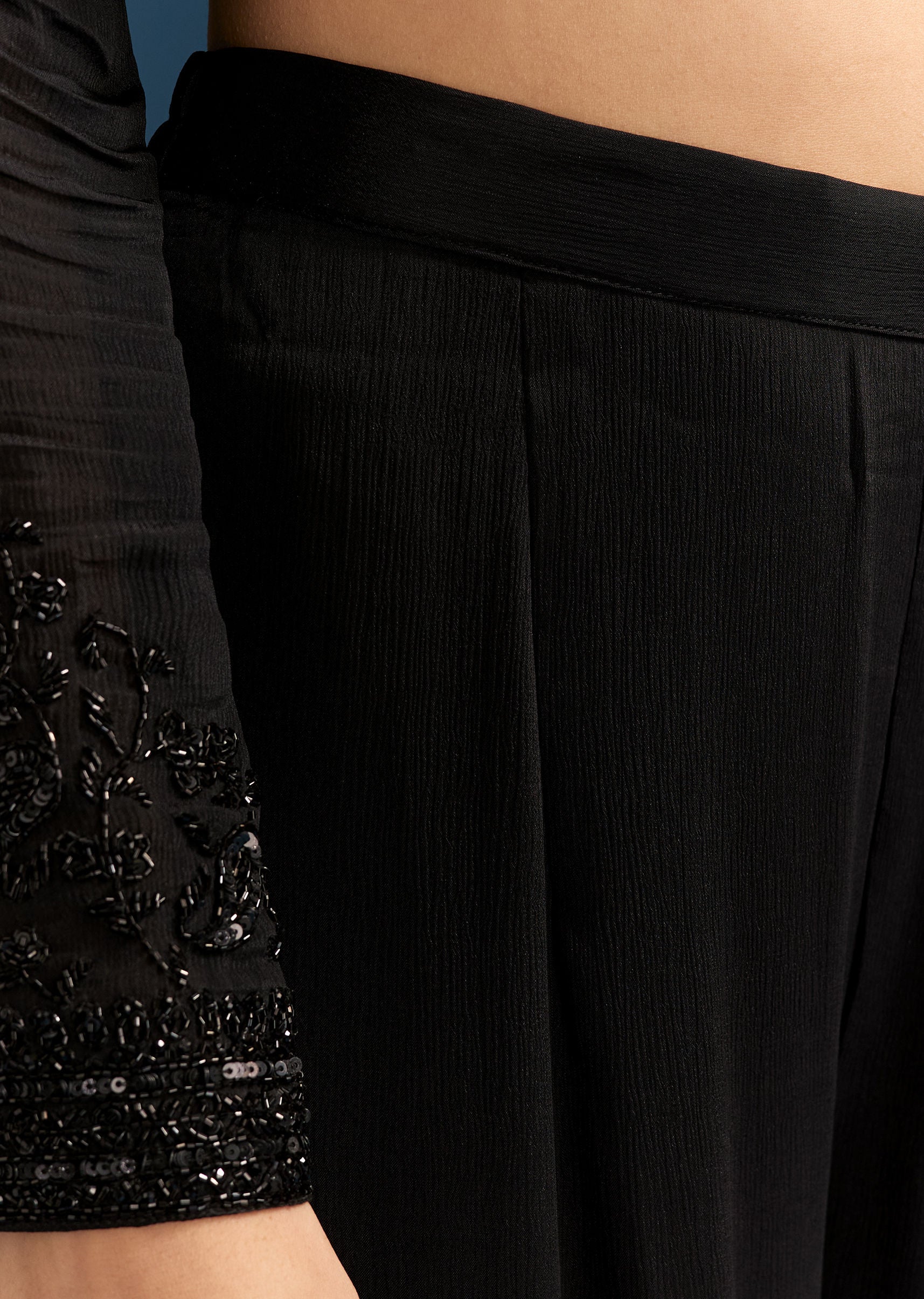 black-chinon-kurta-set-with-sequins-and-cut-dana-work-sg329105-6.jpg