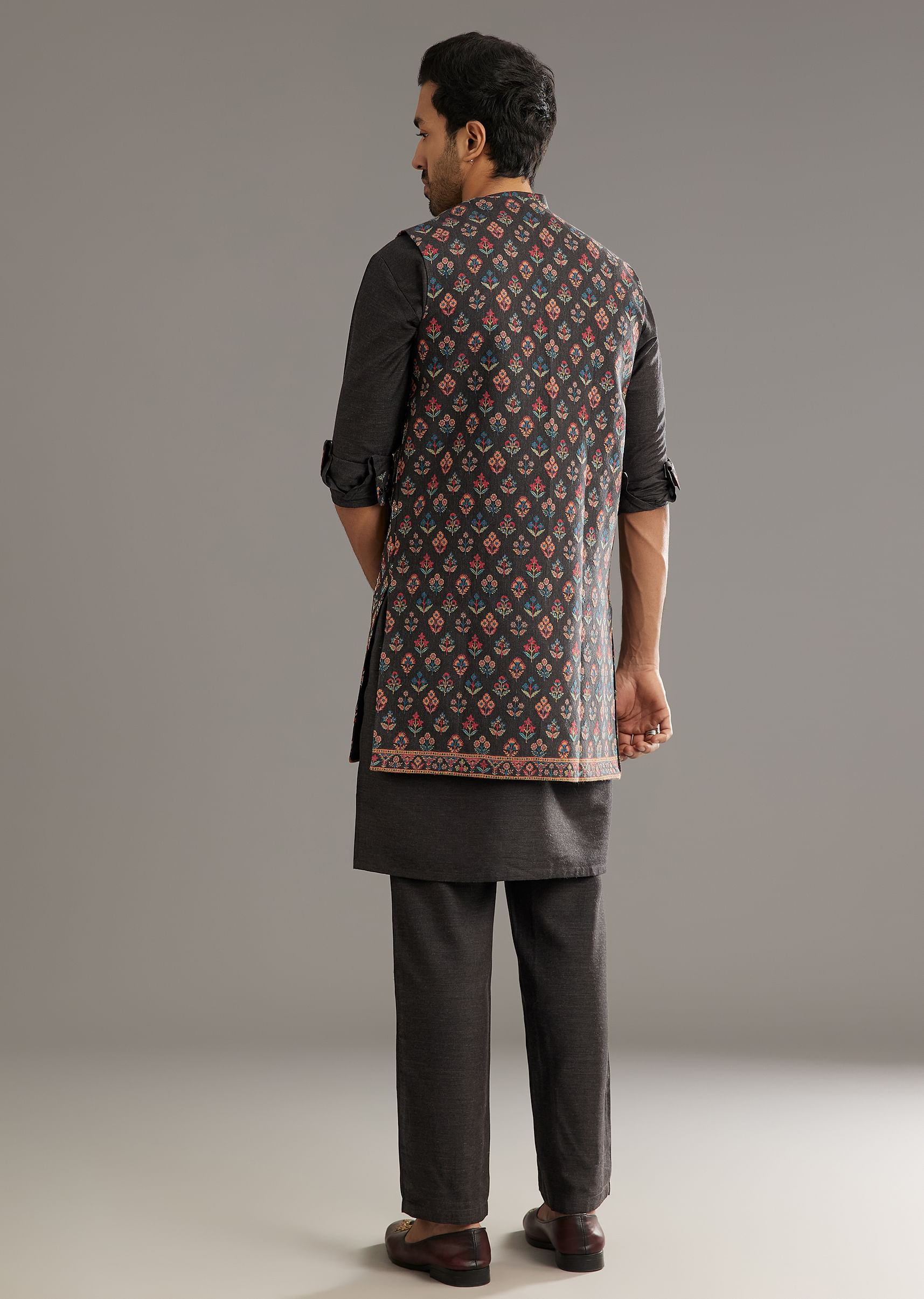 black-cotton-silk-kurta-set-with-symmetric-floral-threadwork-sg246792-5_0cbcc461-fb5d-435c-bebb-f4c0aeb7c901.jpg