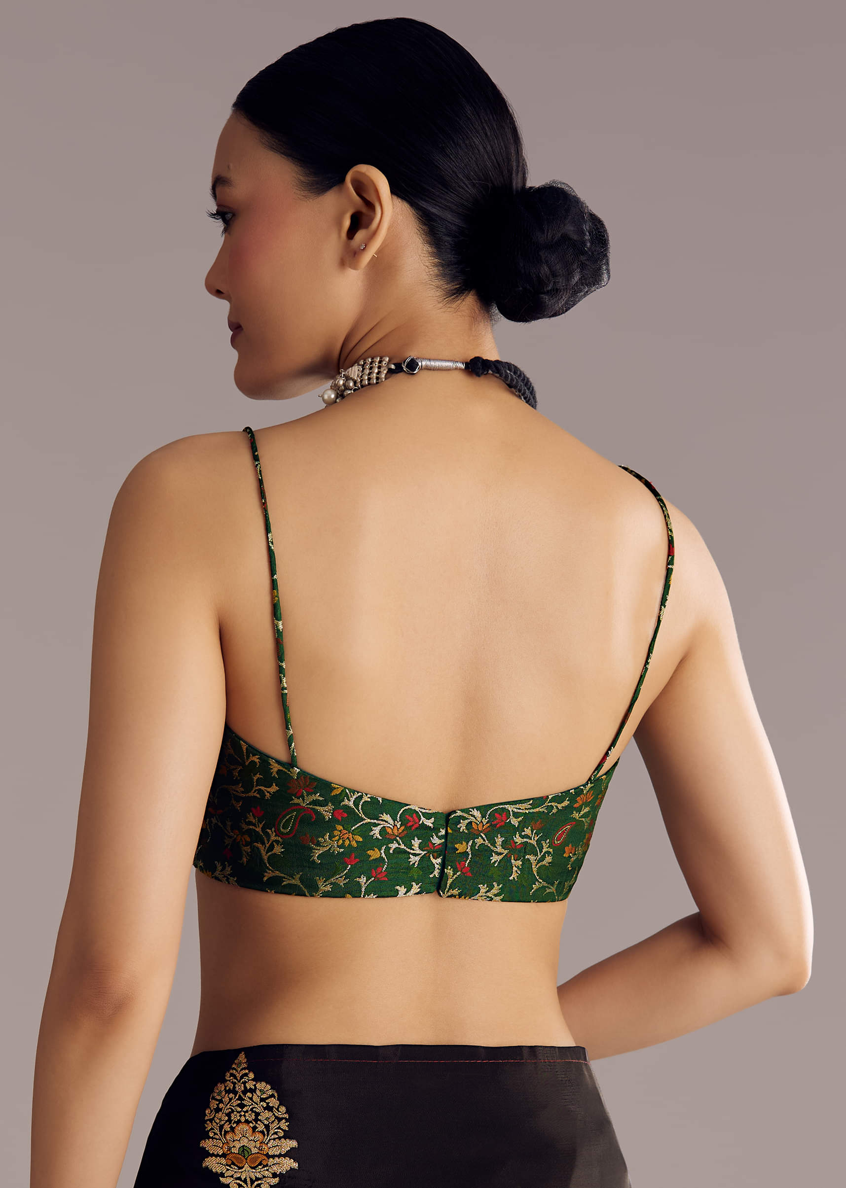 black-dola-silk-saree-with-woven-buttis-sg311873-8_8d3260ff-0749-4d3d-b4ef-0d0fd82eccd1.jpg