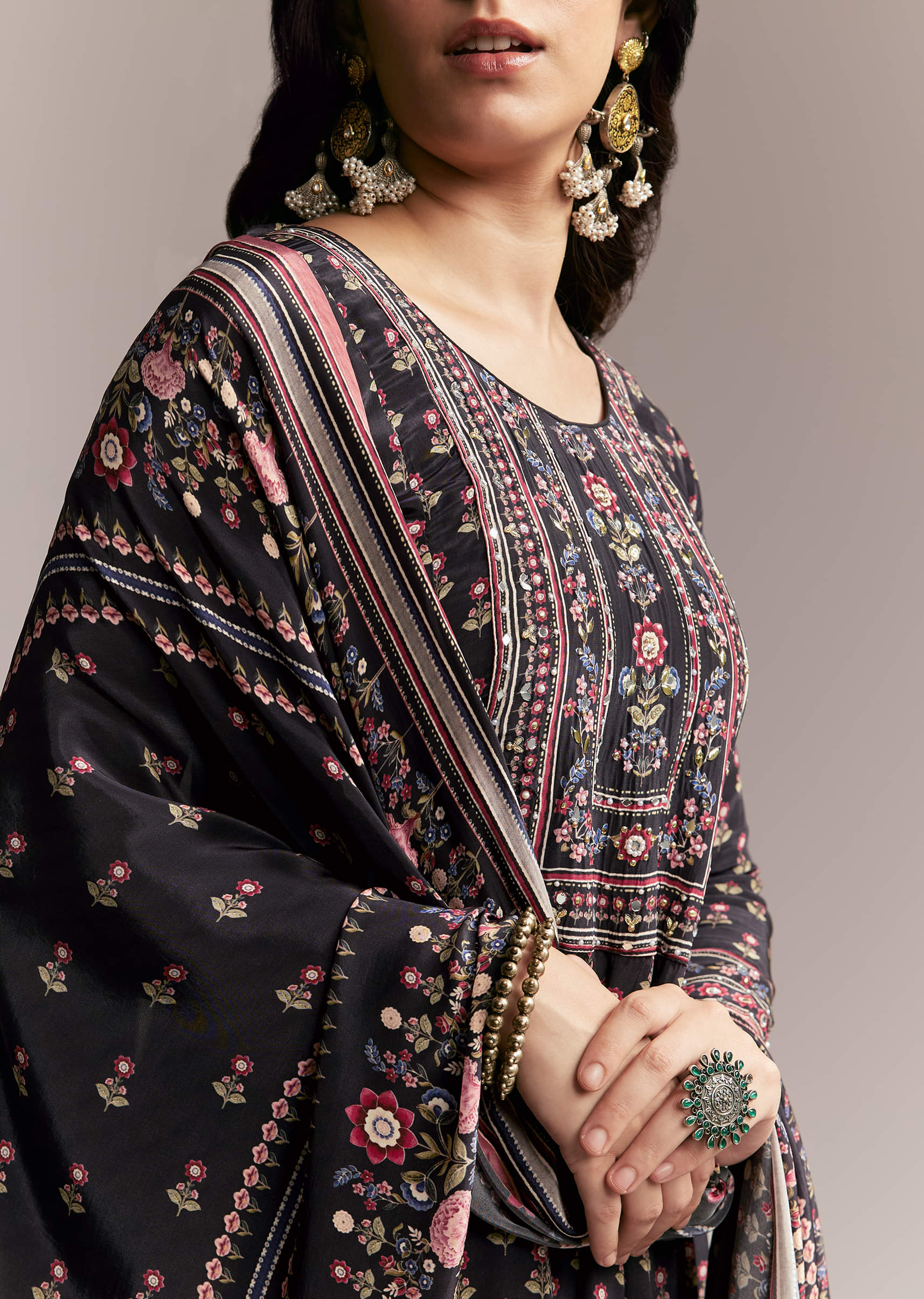 black-floral-printed-anarkali-set-sg339698-2.jpg