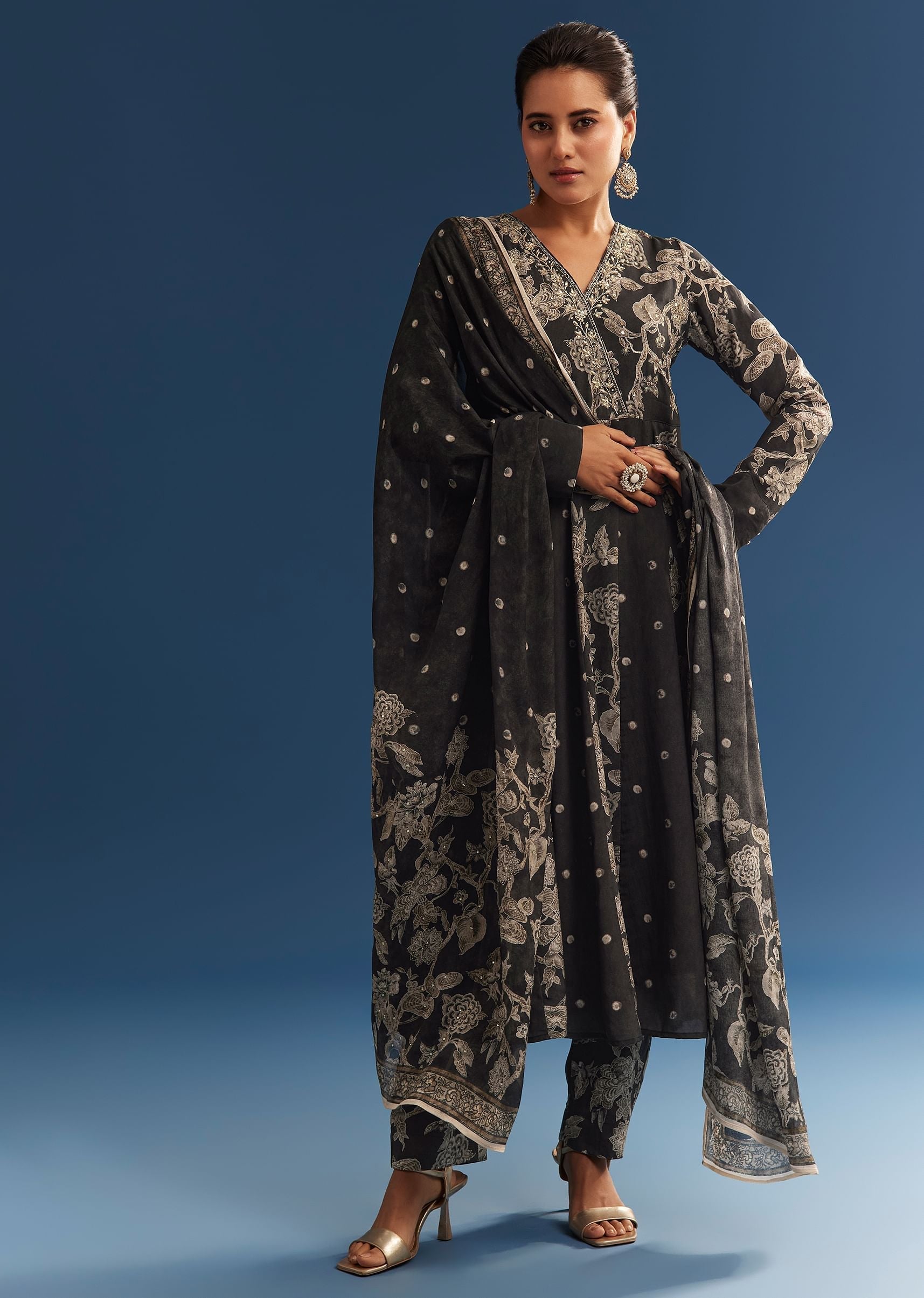 black-floral-printed-crepe-anarkali-set-with-embroidered-neckline-sg305429-3_2950386f-ed49-437b-8490-a29ab7af7062.jpg
