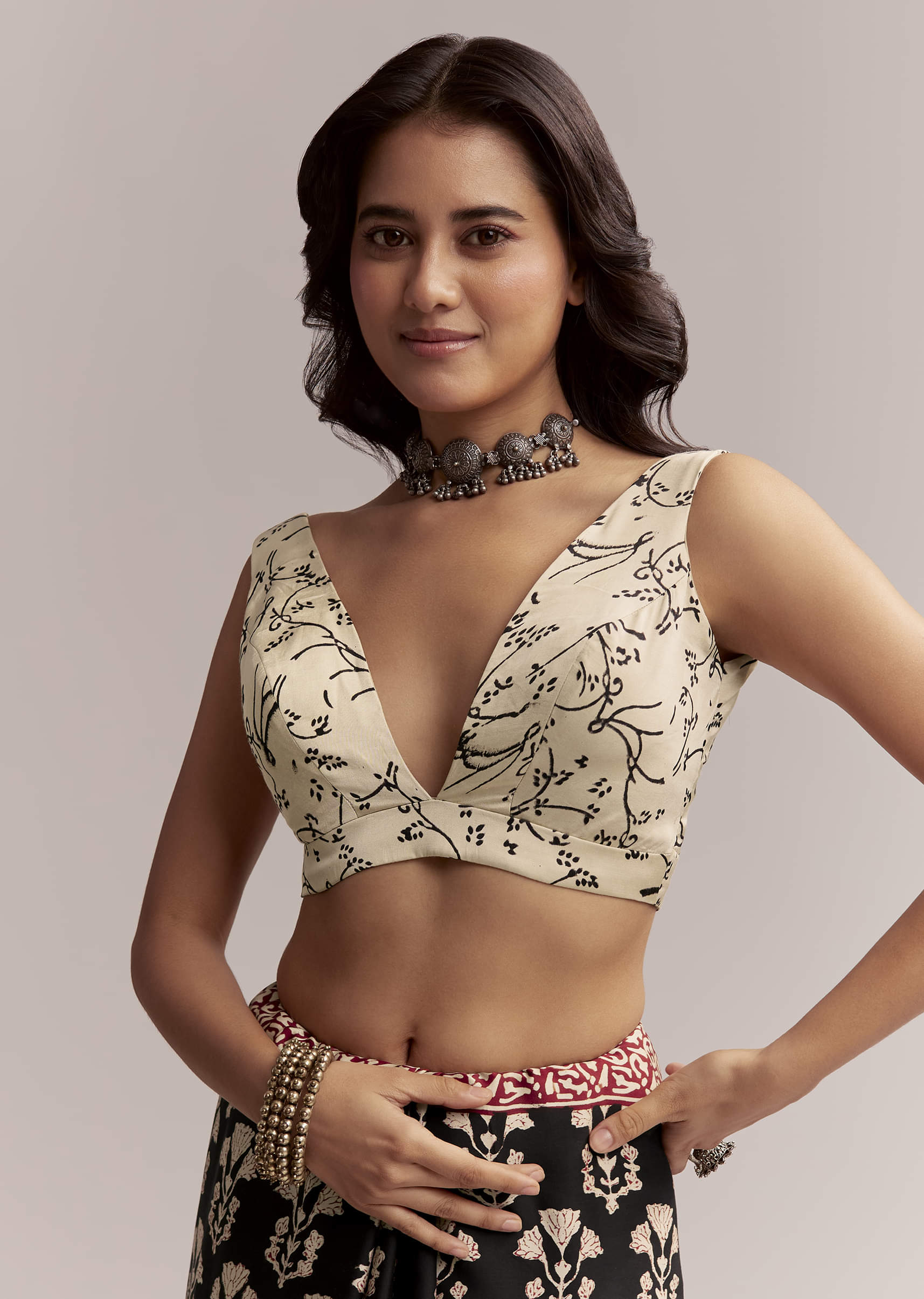 black-linen-printed-saree-with-hand-block-ajrakh-leaf-print-sg312003-7.jpg