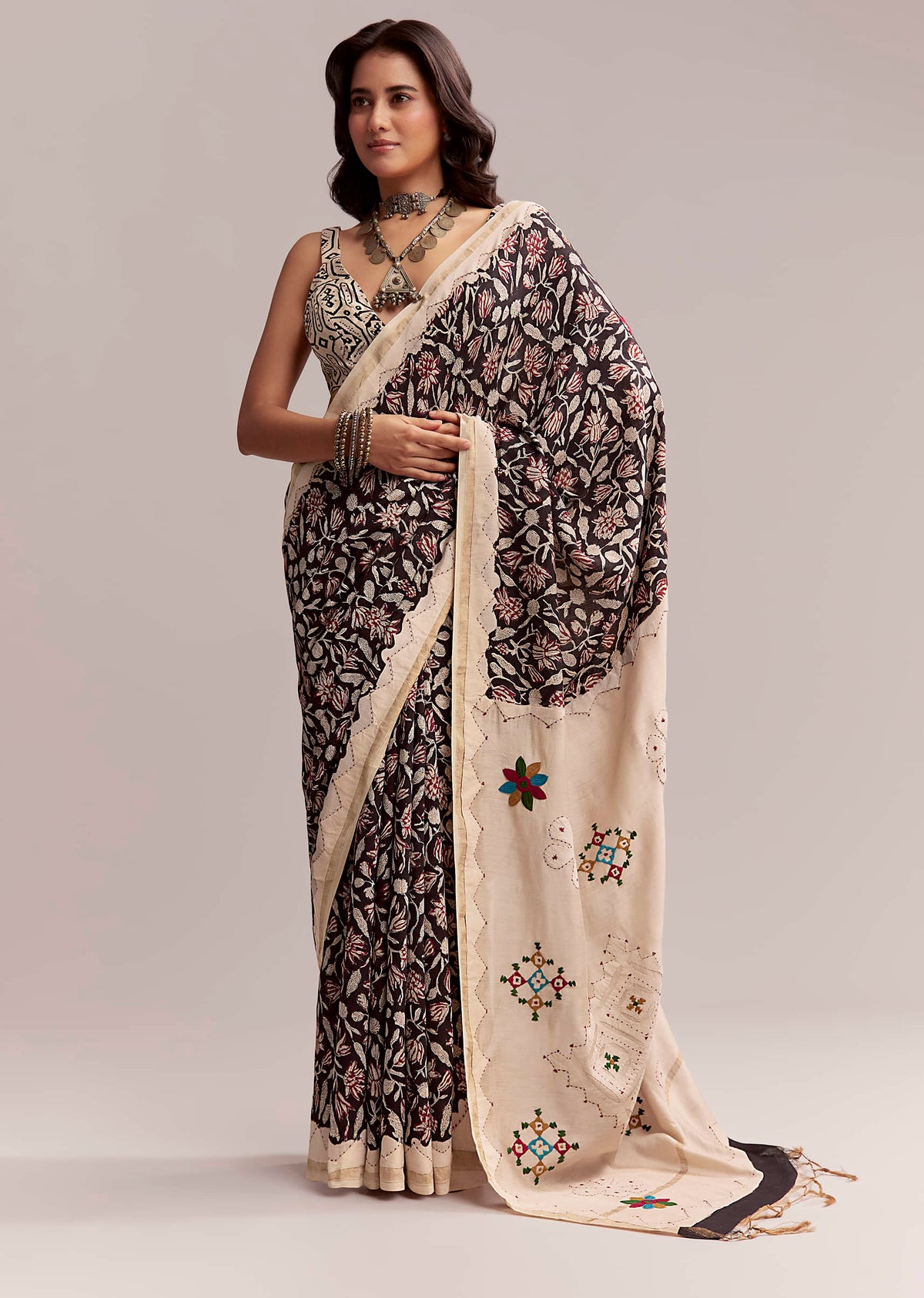black-linen-printed-saree-with-heritage-floral-ajrakh-print-sg311979-1.jpg