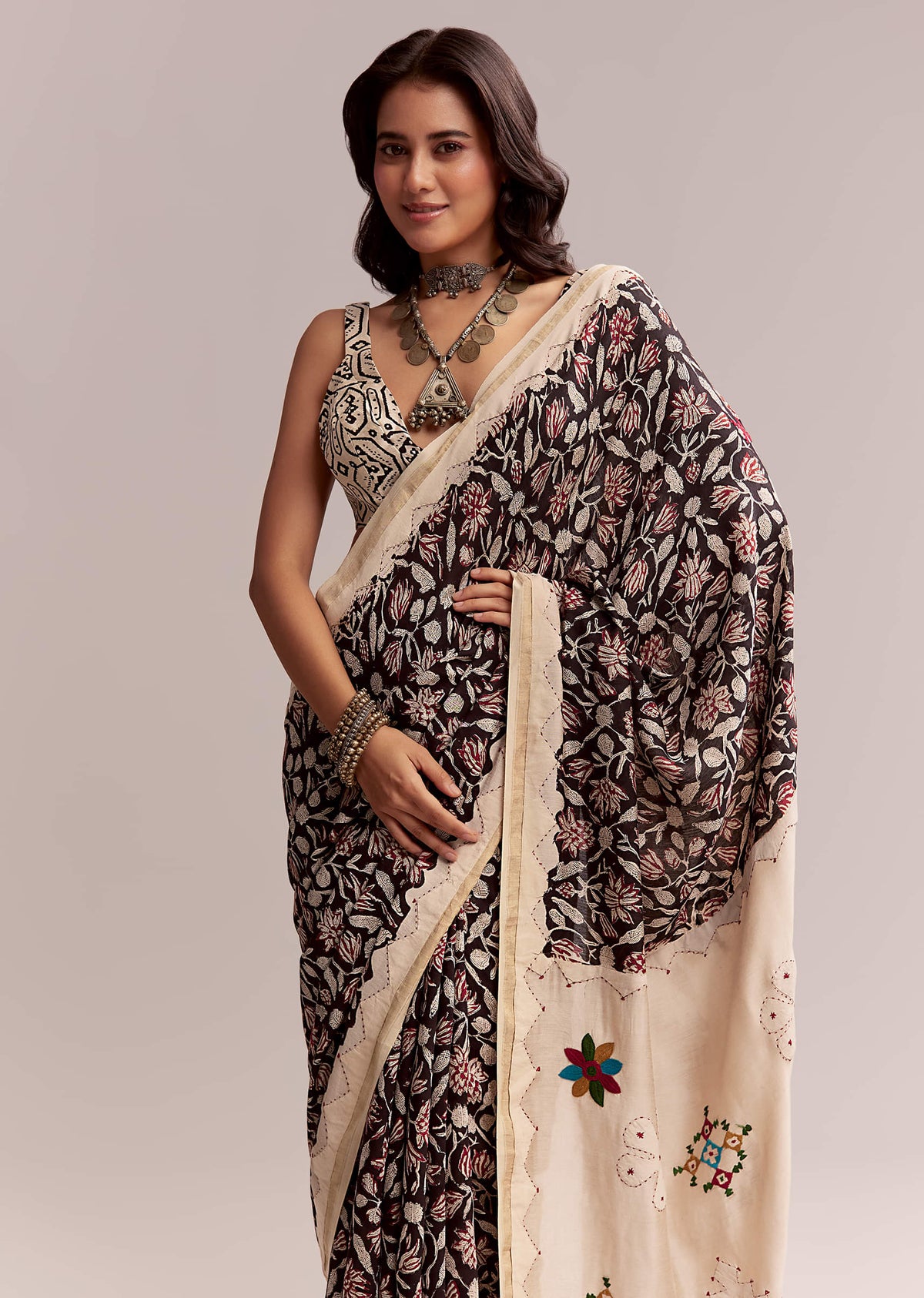 black-linen-printed-saree-with-heritage-floral-ajrakh-print-sg311979-5.jpg