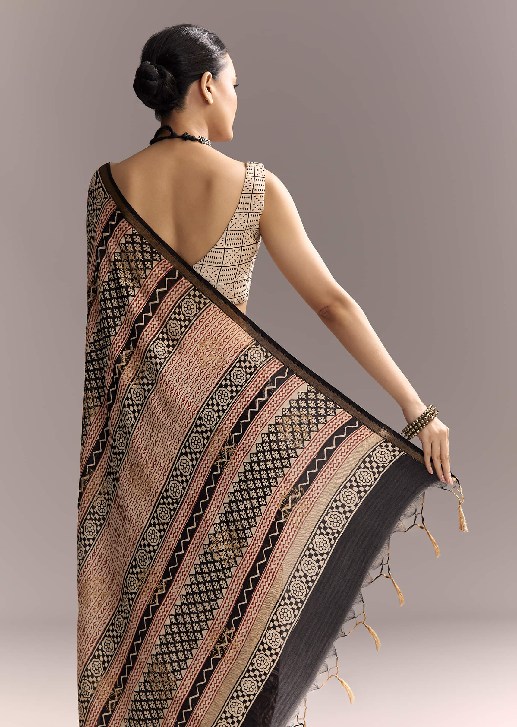 black-linen-saree-with-authentic-ajrakh-print-and-maroon-border-sg311978-6.jpg