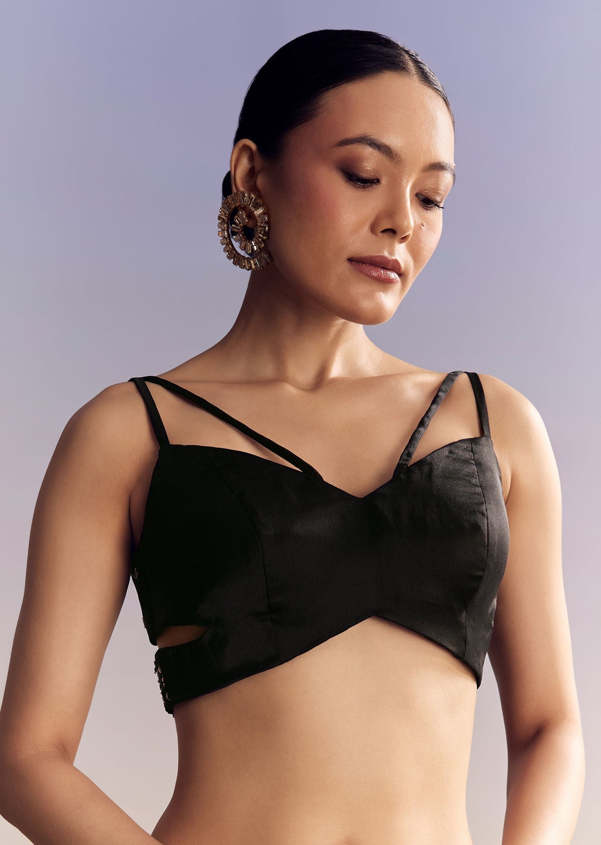 black-net-saree-with-golden-sequins-and-cutdana-embroidery-sg319863-7_f037c3aa-09eb-47fe-aac7-91aa7c388ae6.jpg