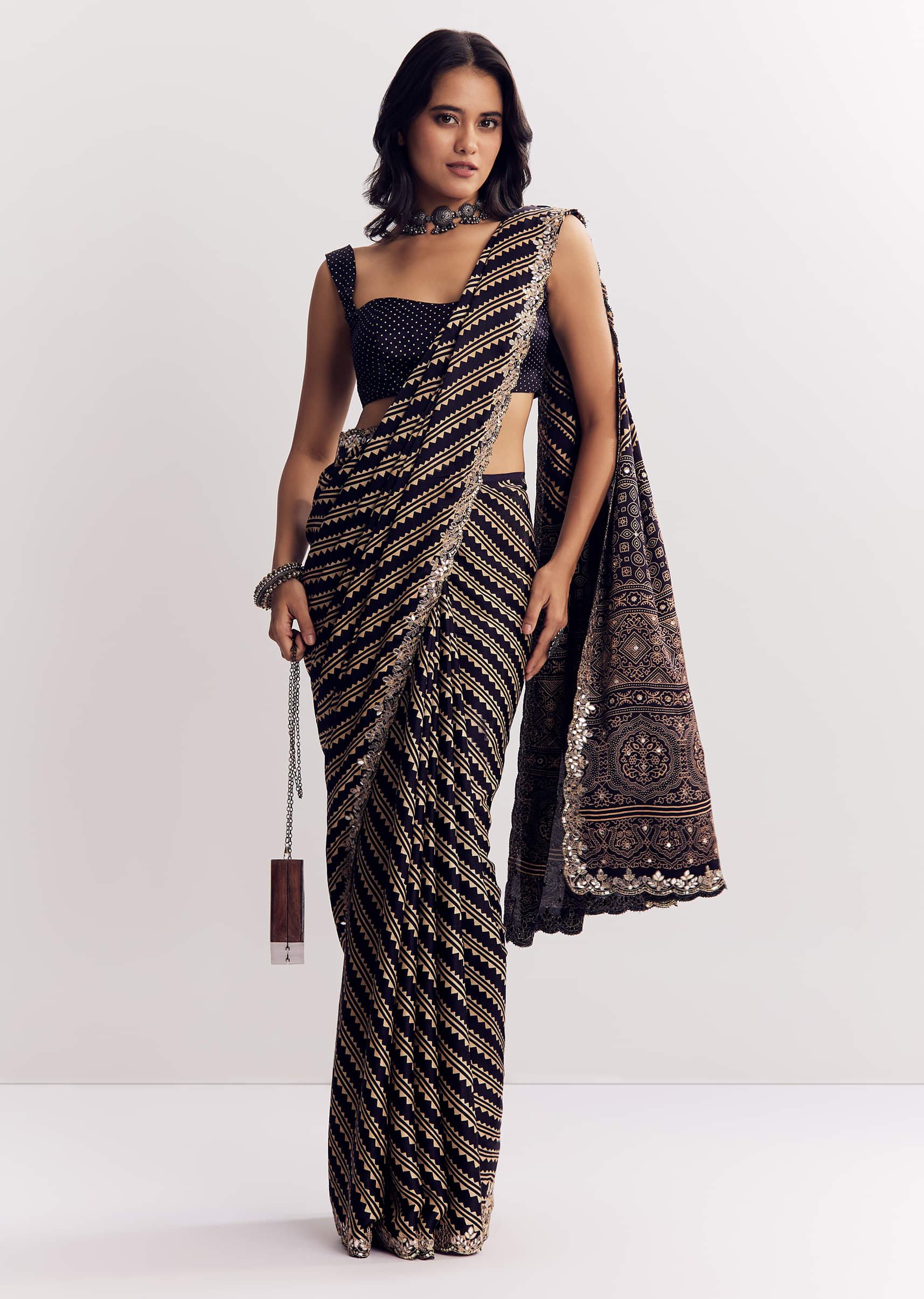 black-satin-saree-with-lehariya-print-and-mirror-sequins-zari-embroidery-sg316230-2_c946fff7-19ee-4f04-bc70-47ff7ec2e282.jpg