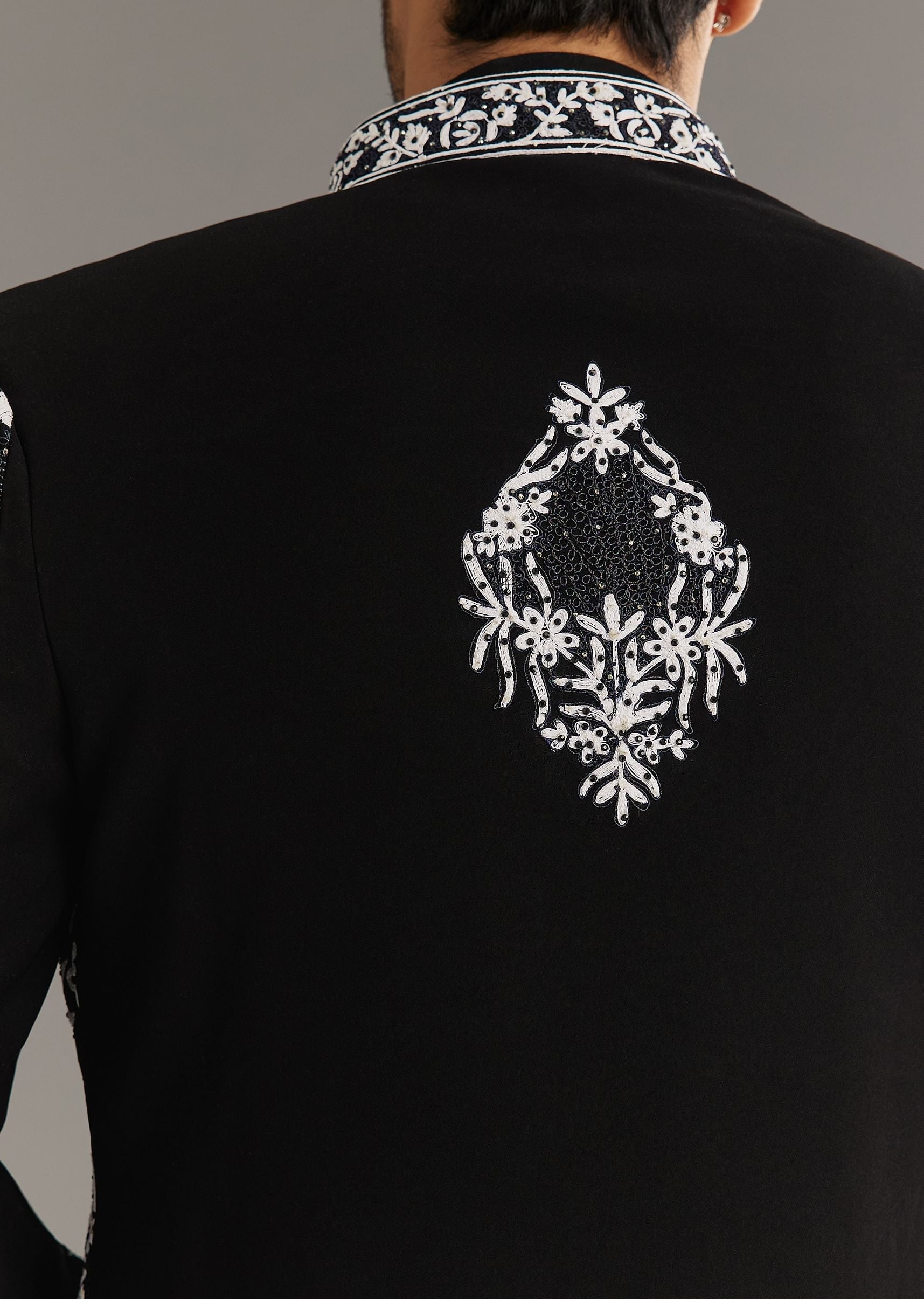black-sequin-jaal-embroidered-indo-western-set-sg304662-4_834cac99-963c-4c8b-90a6-ac63eab2ed5e.jpg