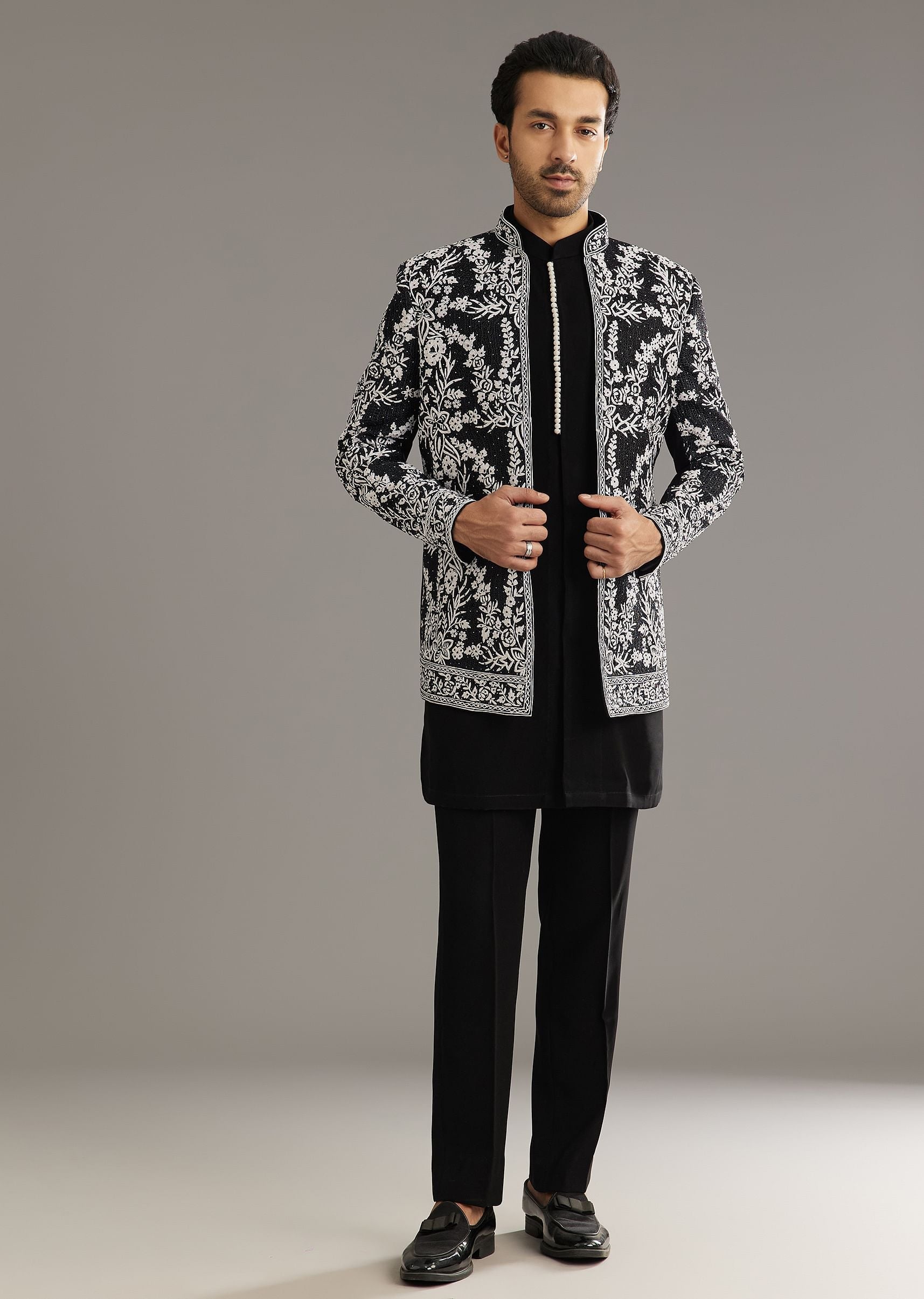 black-sequin-jaal-embroidered-indo-western-set-sg304662-5_251d3f77-5642-4155-88b7-bce0d824ecfe.jpg