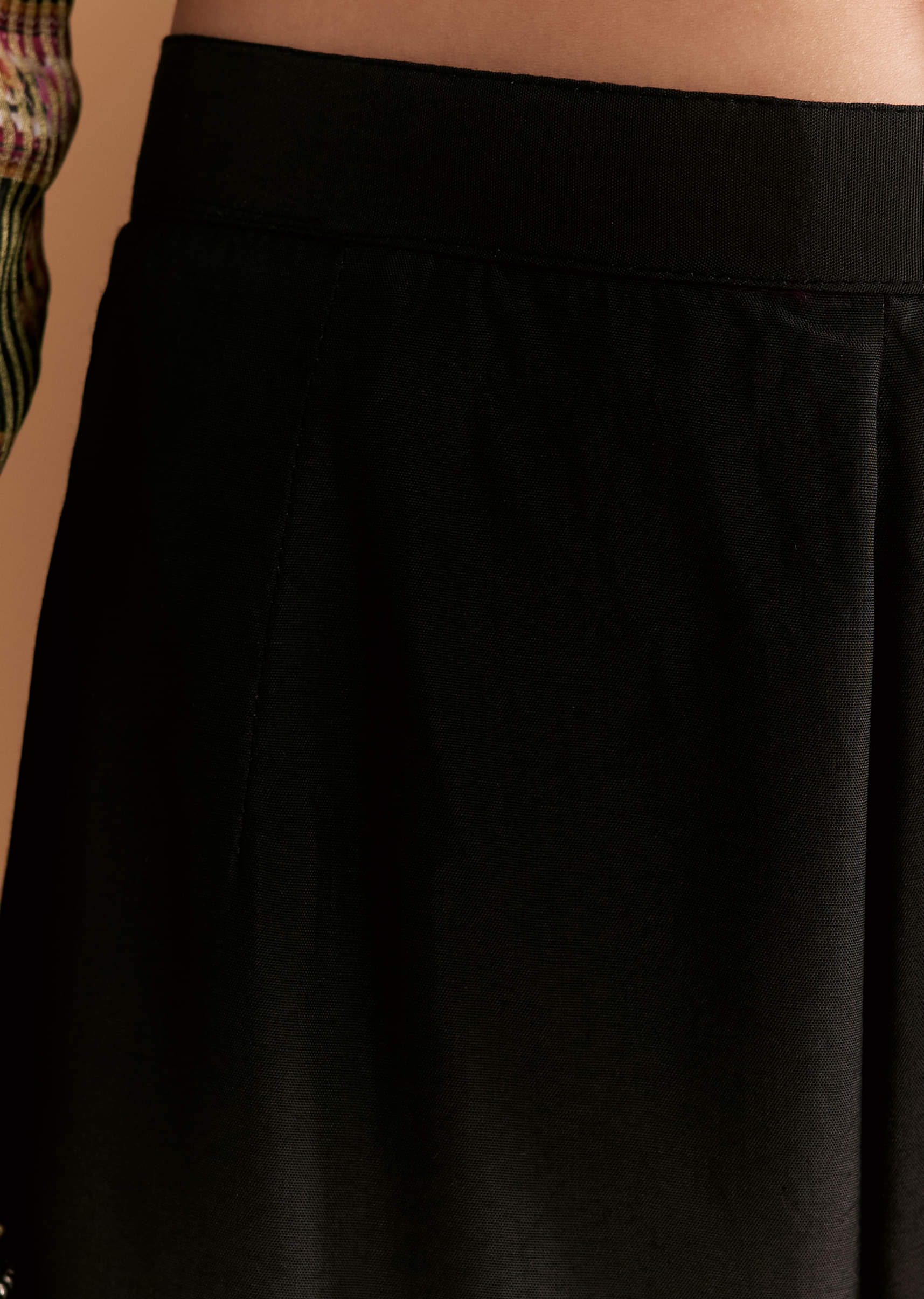 black-silk-kurta-set-with-floral-print-and-hand-embroidery-6.jpg
