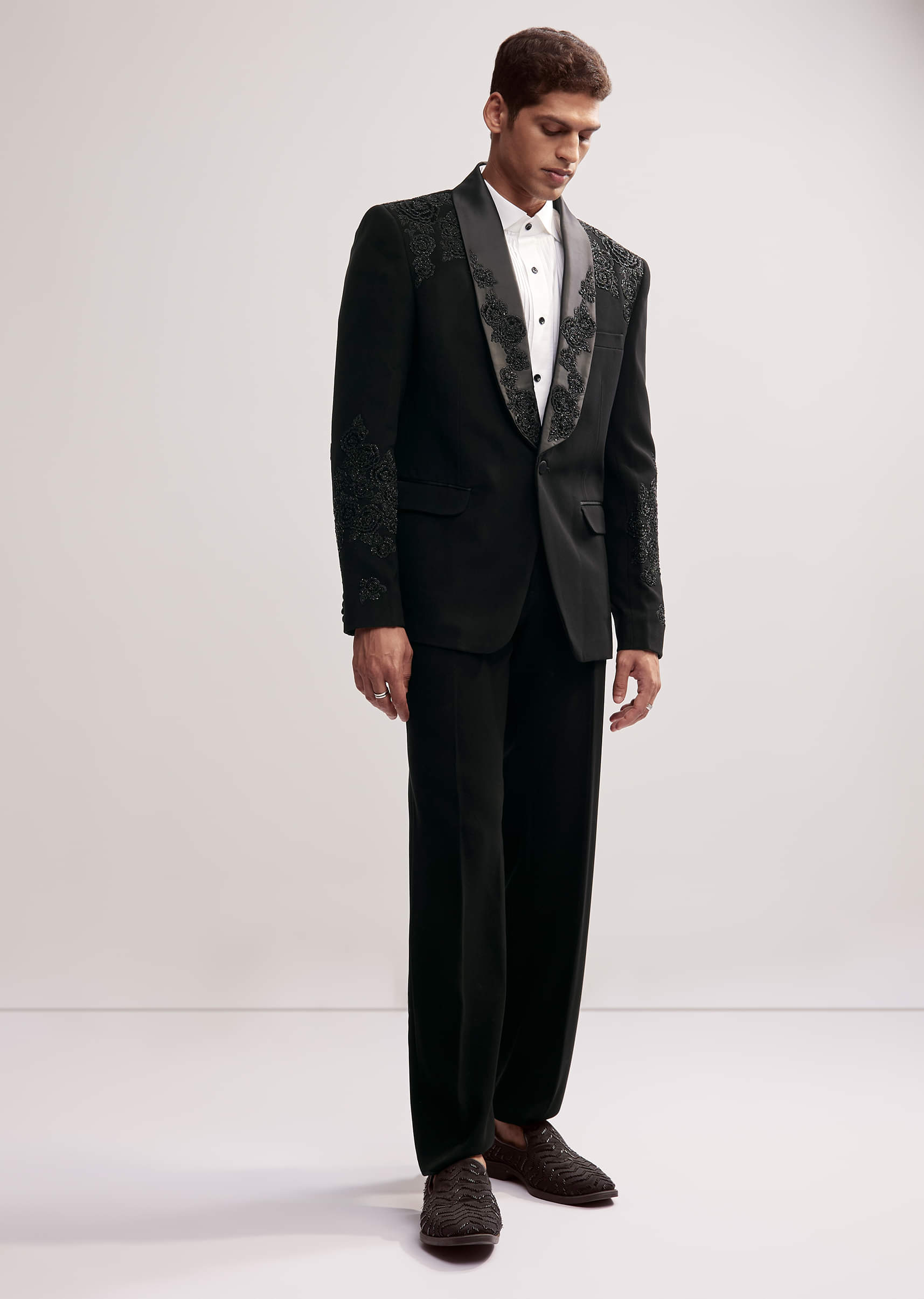 black-tuxedo-for-men-with-cut-work-shawl-collar-sg354400-4.jpg