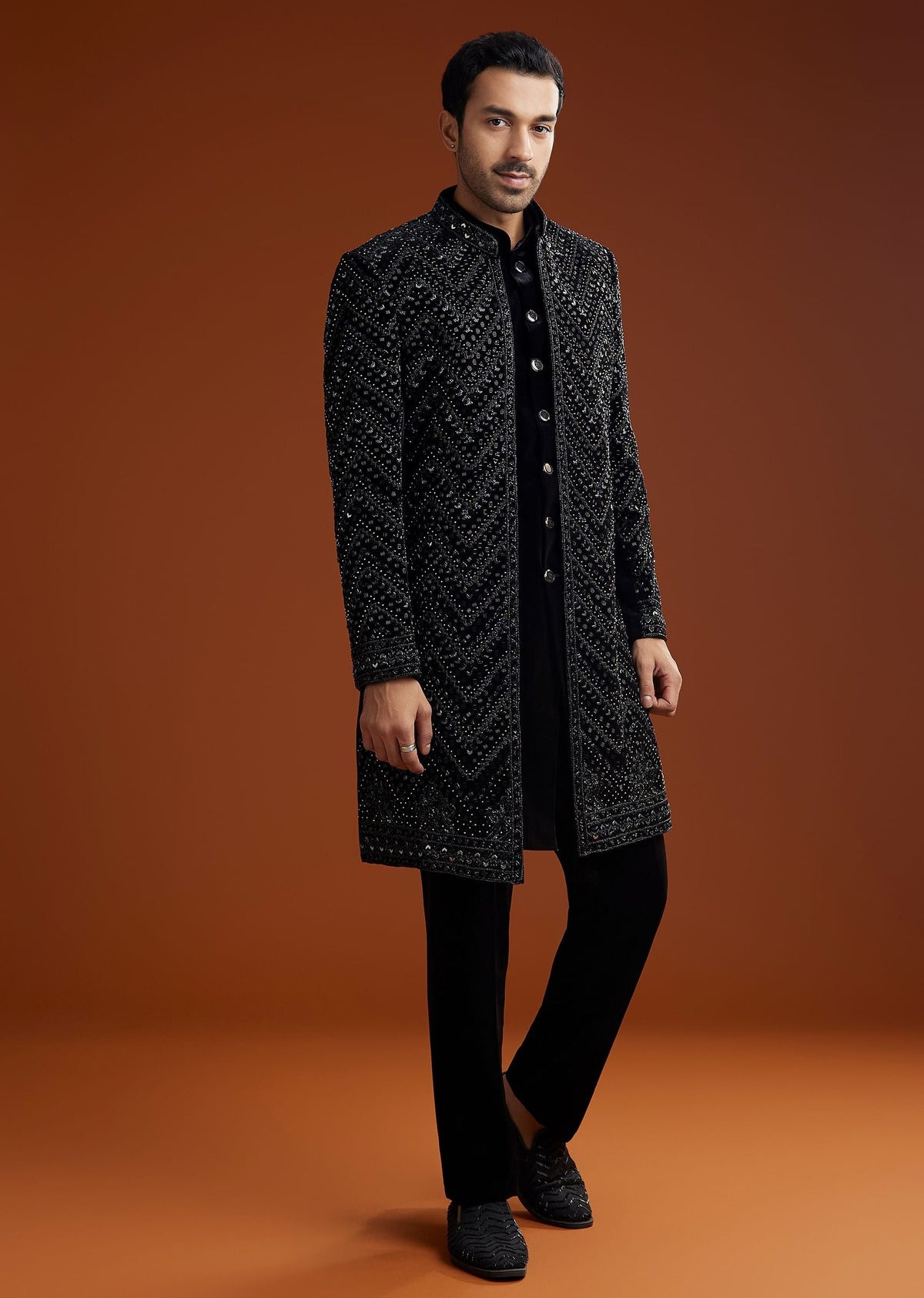 black-velvet-embellished-indo-jacket-set-sg304598-4_a47a30f9-e614-4c59-8dac-12ca19ae4d31.jpg