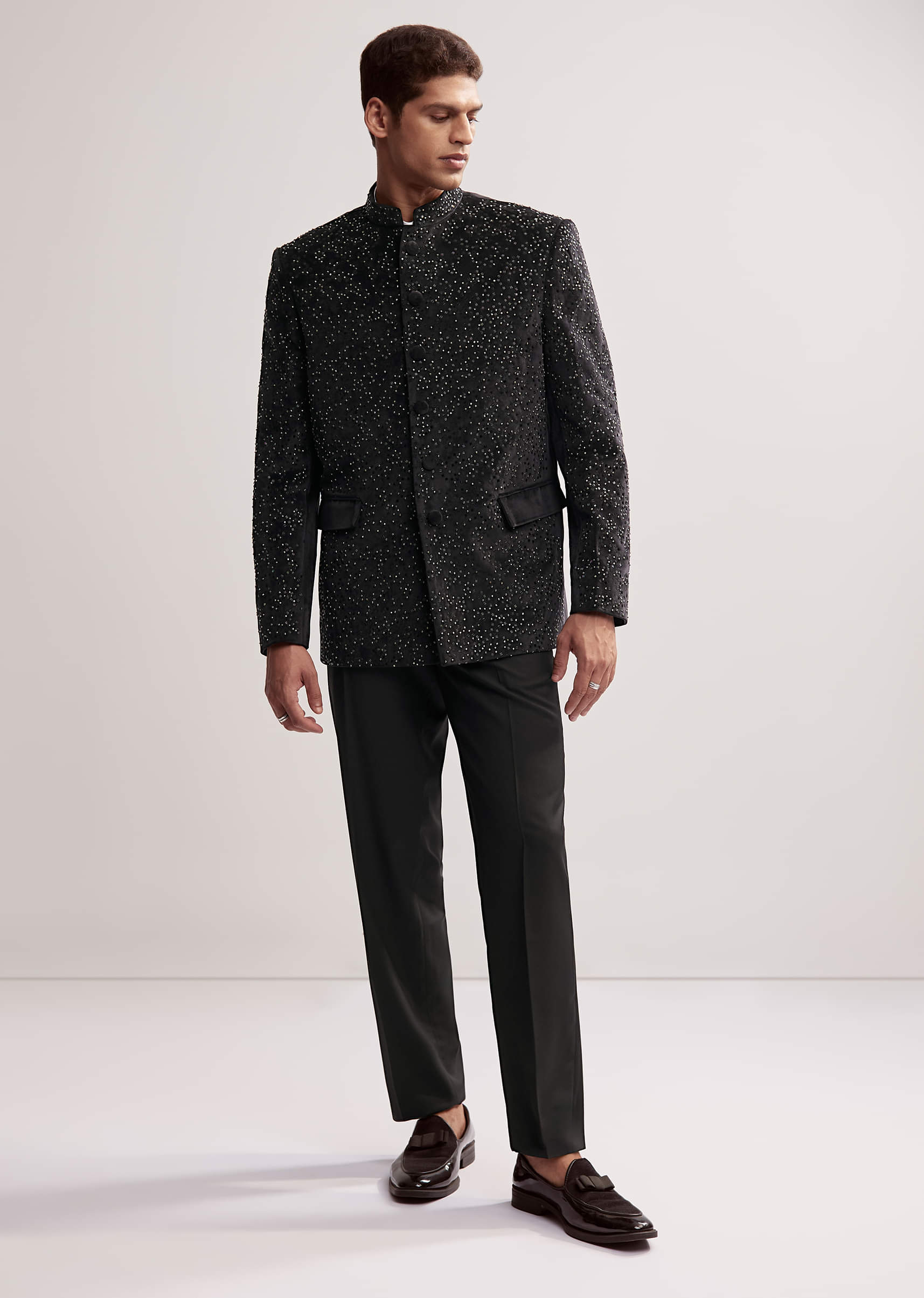 black-velvet-jodhpuri-set-for-men-with-cutdana-work-sg354408-3.jpg