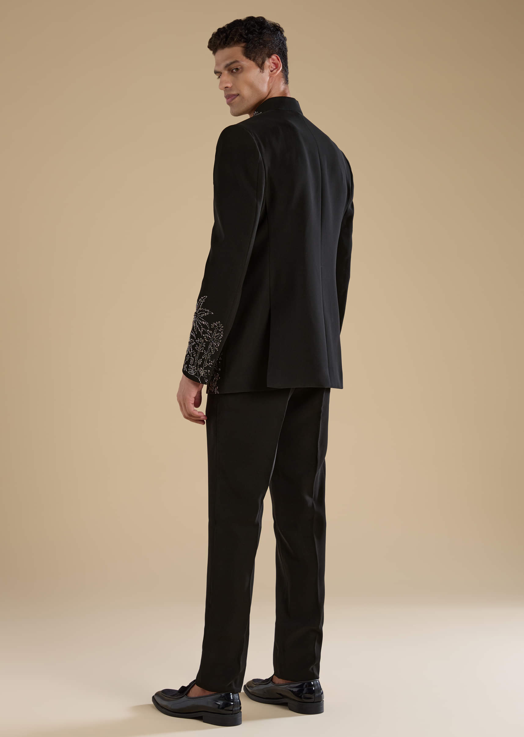 black-velvet-jodhpuris-with-cutdana-work-sg366177-6.jpg