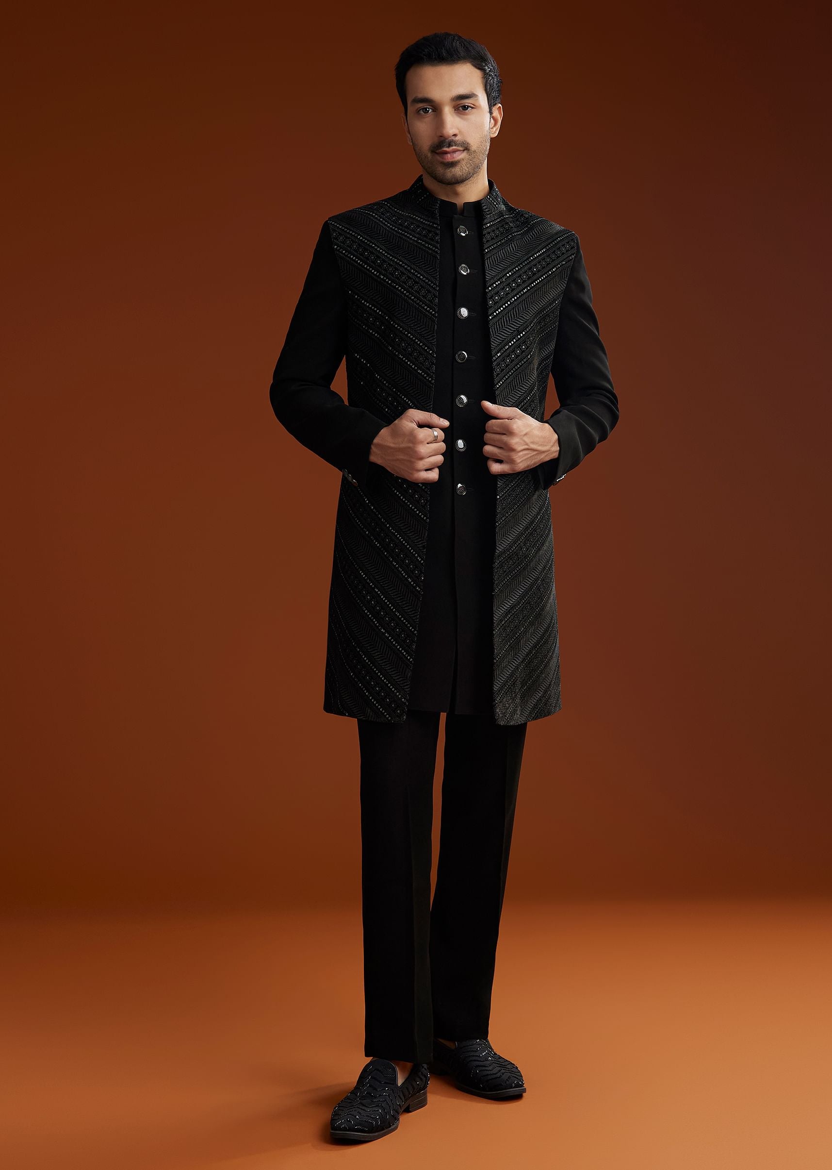 black-velvet-open-indo-jacket-set-with-embroidery-sg304686-4_365c3b8e-014e-4f4e-bb4c-71b491f08ced.jpg