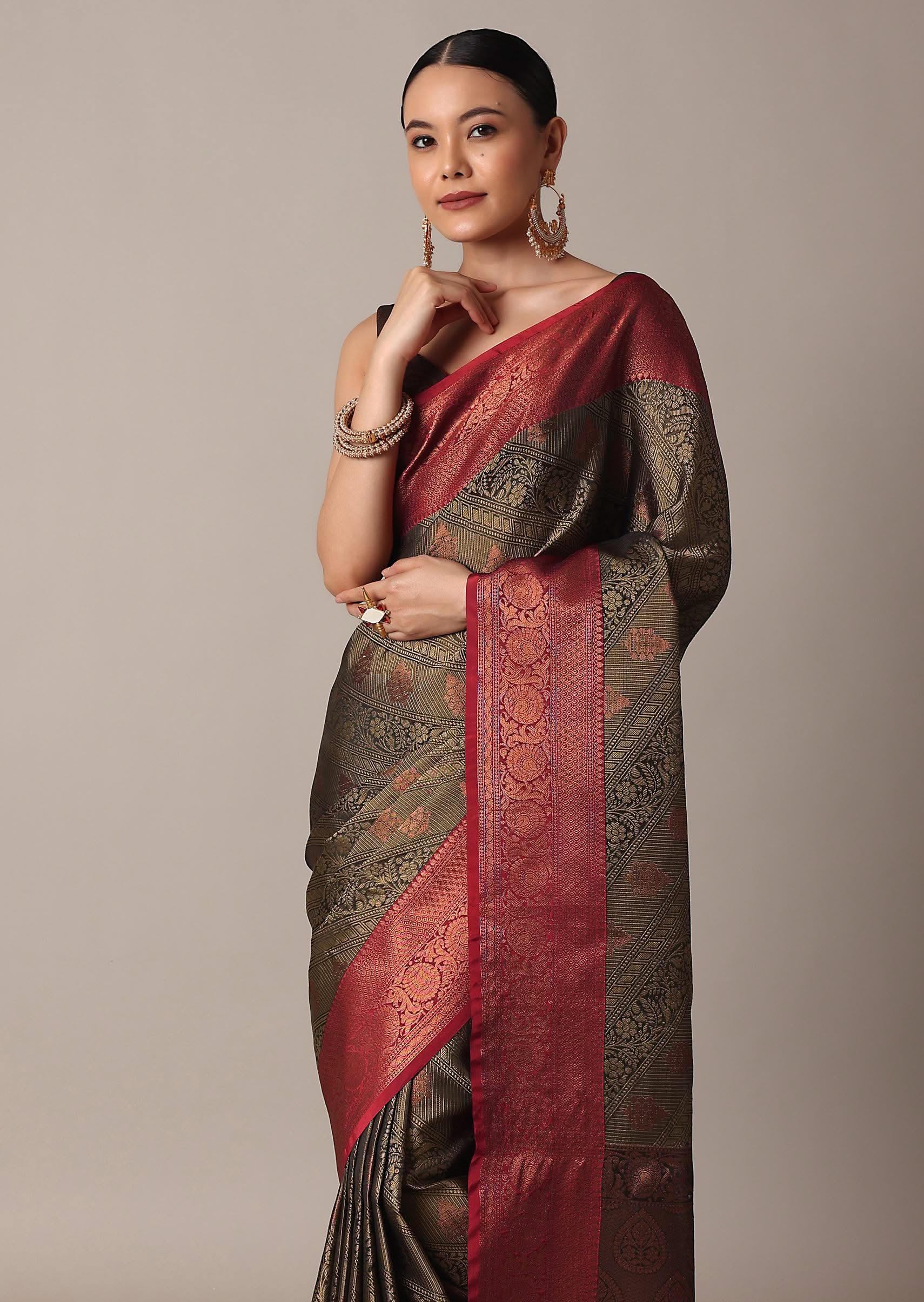 black_and_gold_banarasi_tunchui_silk_saree_with_unstitched_b-sg212914_6_56a00f14-8550-4388-9aaa-4bc937912d36.jpg