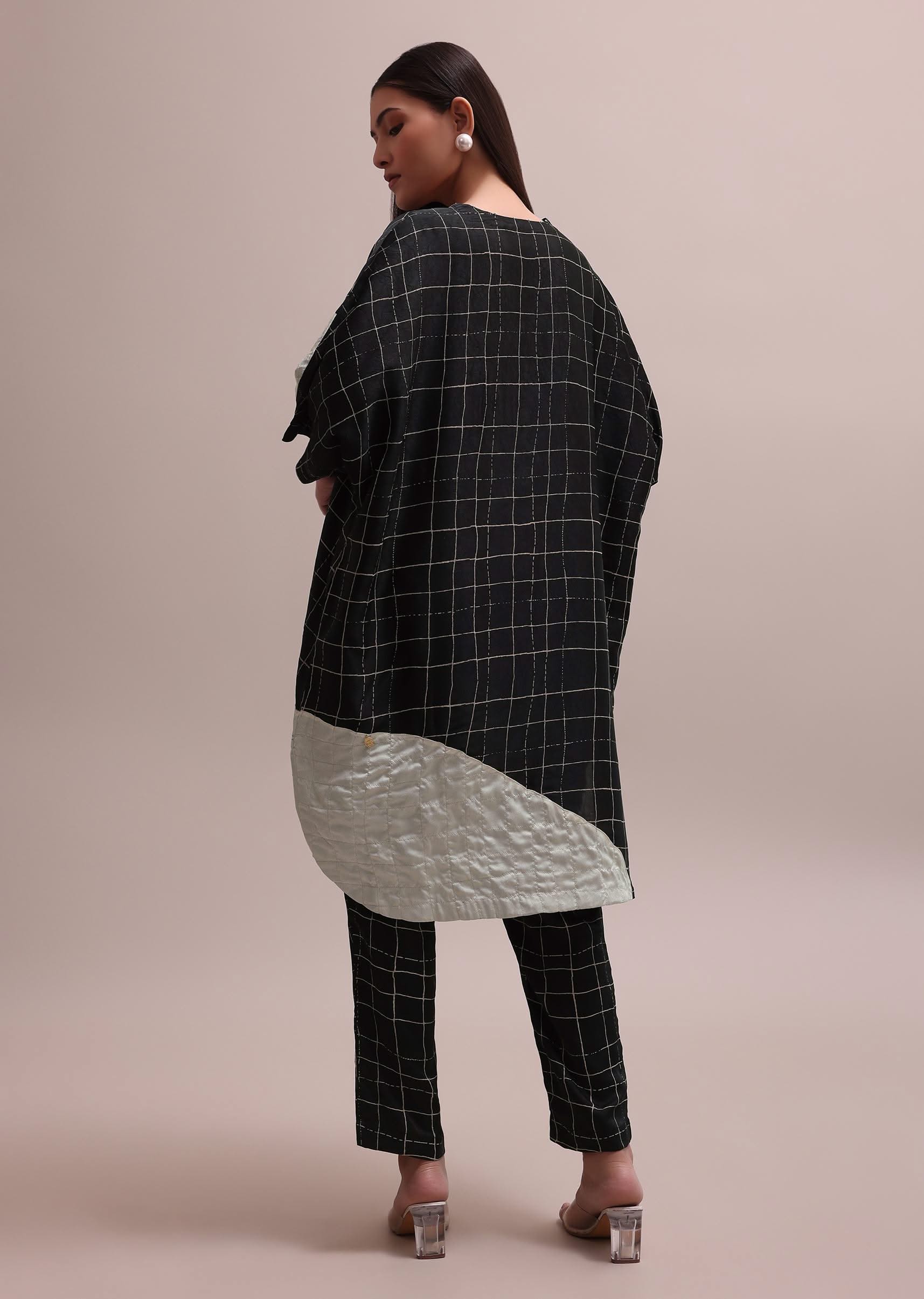 black_and_white_checks_colour_block_woven_crepe-sg222320_8_74eece33-dd91-43dc-8d21-094fe6223302.jpg