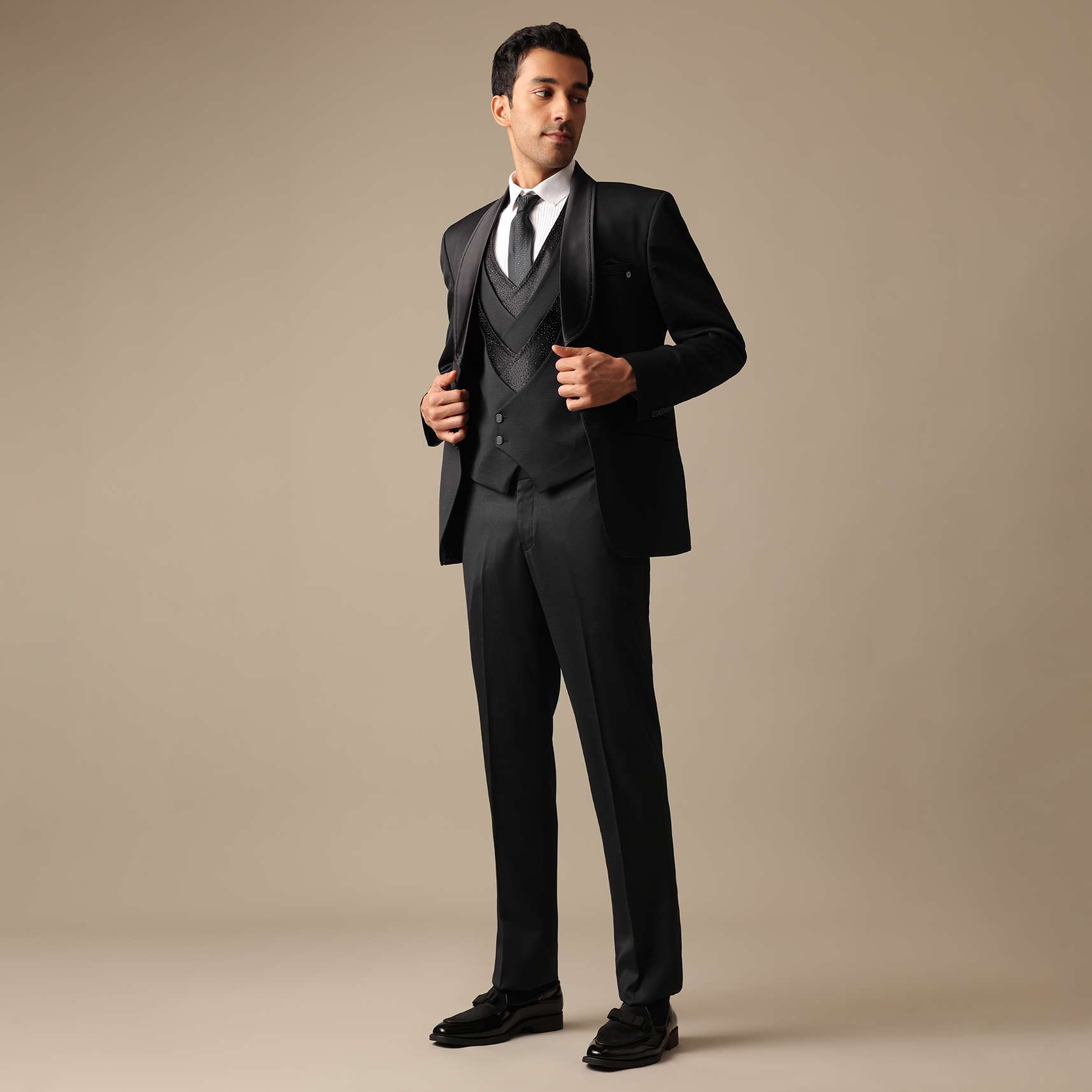 black_blazer_and_pant_set-sg171542_5_b71d0a70-0e20-479b-873d-75cd8c58d0d2.jpg