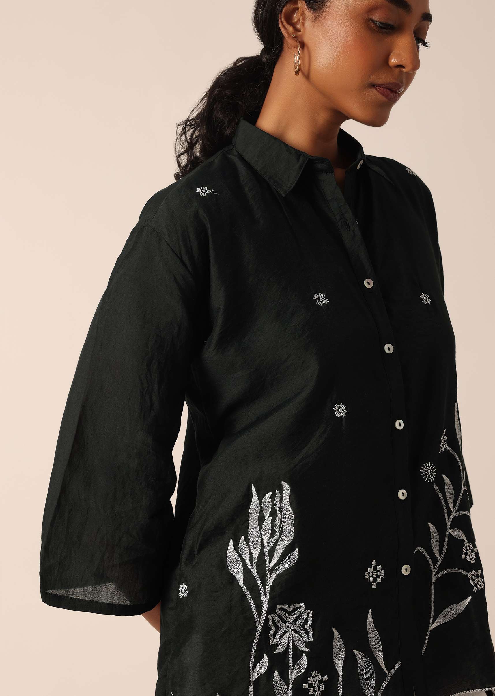 black_cotton_embroidered-sg193985_5_764accca-da58-4319-876b-eafbec99d8dd.jpg