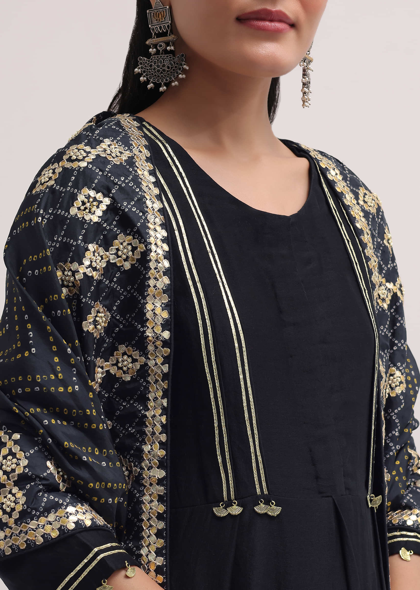 black_embroidered_chanderi_anarkali_set-sg234832_5_fa63f955-735c-41c9-acaf-9c63bd82852d.jpg