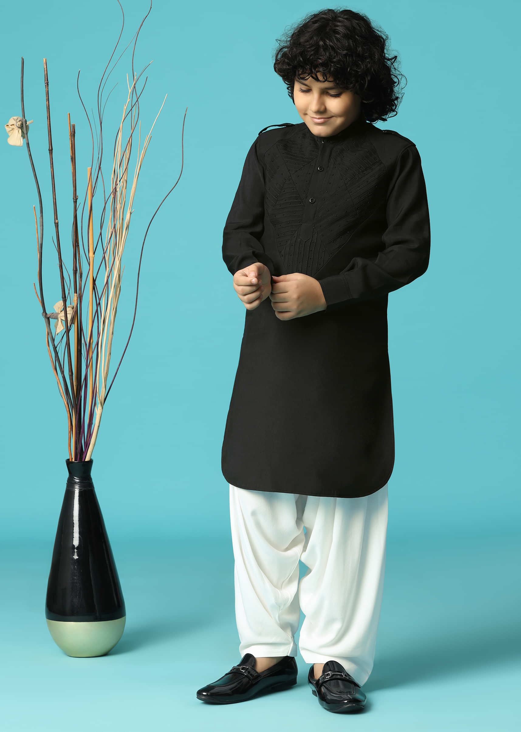 black_embroidered_silk_kurta_salw-sg242300_12_ac449d2c-d22b-4c49-b3ed-f0e40f7238f5.jpg