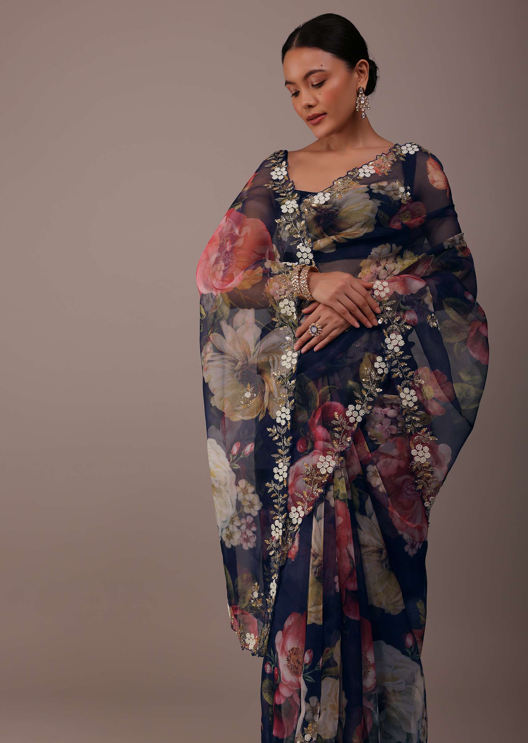 black_floral_printed_saree-sg148423_6_cbe15677-c524-42ba-a43a-b19ea73d9ec3.jpg