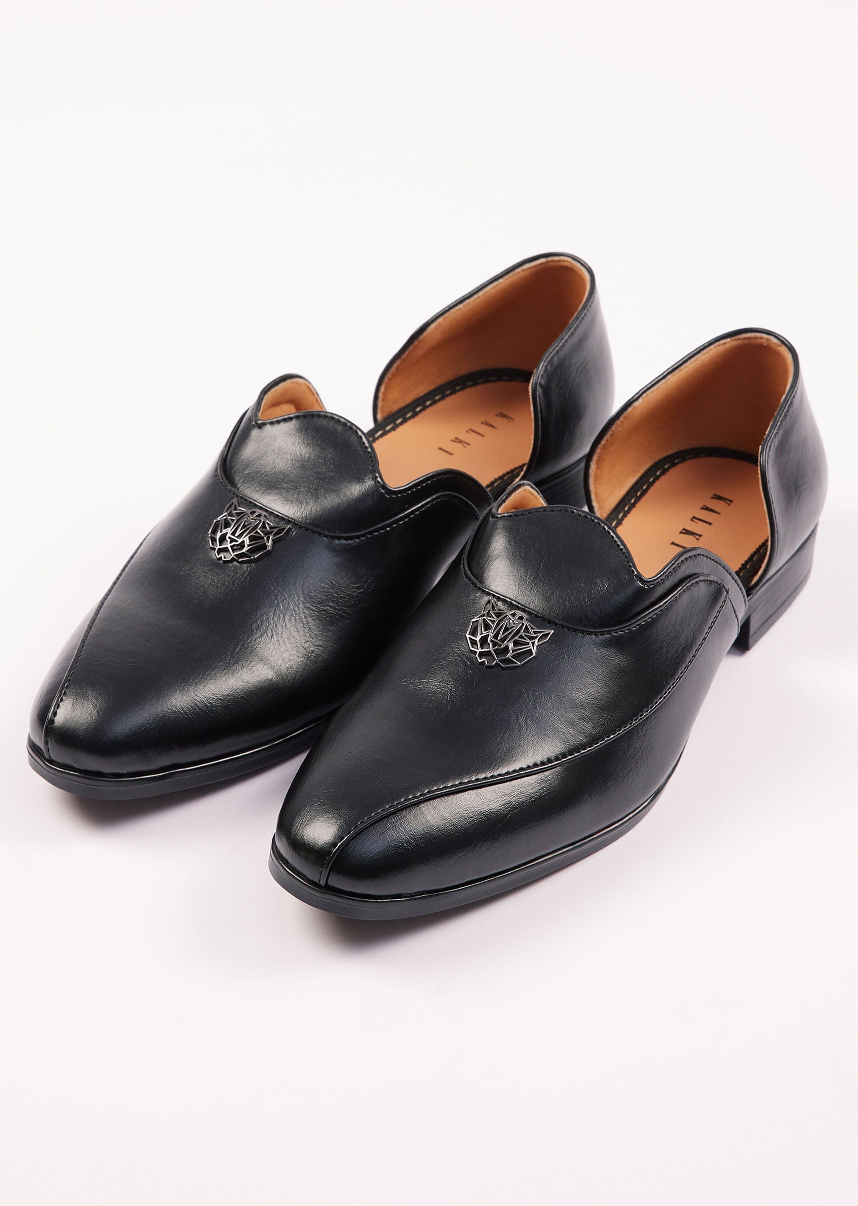 black_glossy_juttis_for_men-sg250349_4_bb3b6698-fe71-4cb3-b2f0-fde613a86fa5.jpg