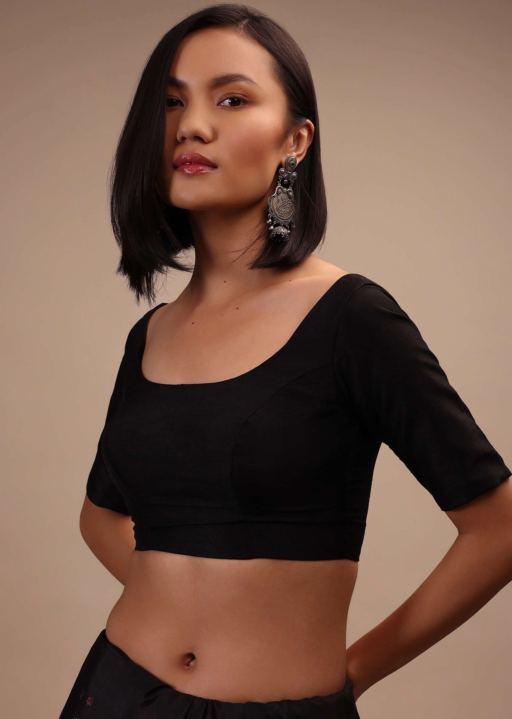 black_half-sleeveless_blousei-m001blonat12y-sg95287_4_ccd7a0e9-2d0d-4061-a29a-835a8bf8d698.jpg