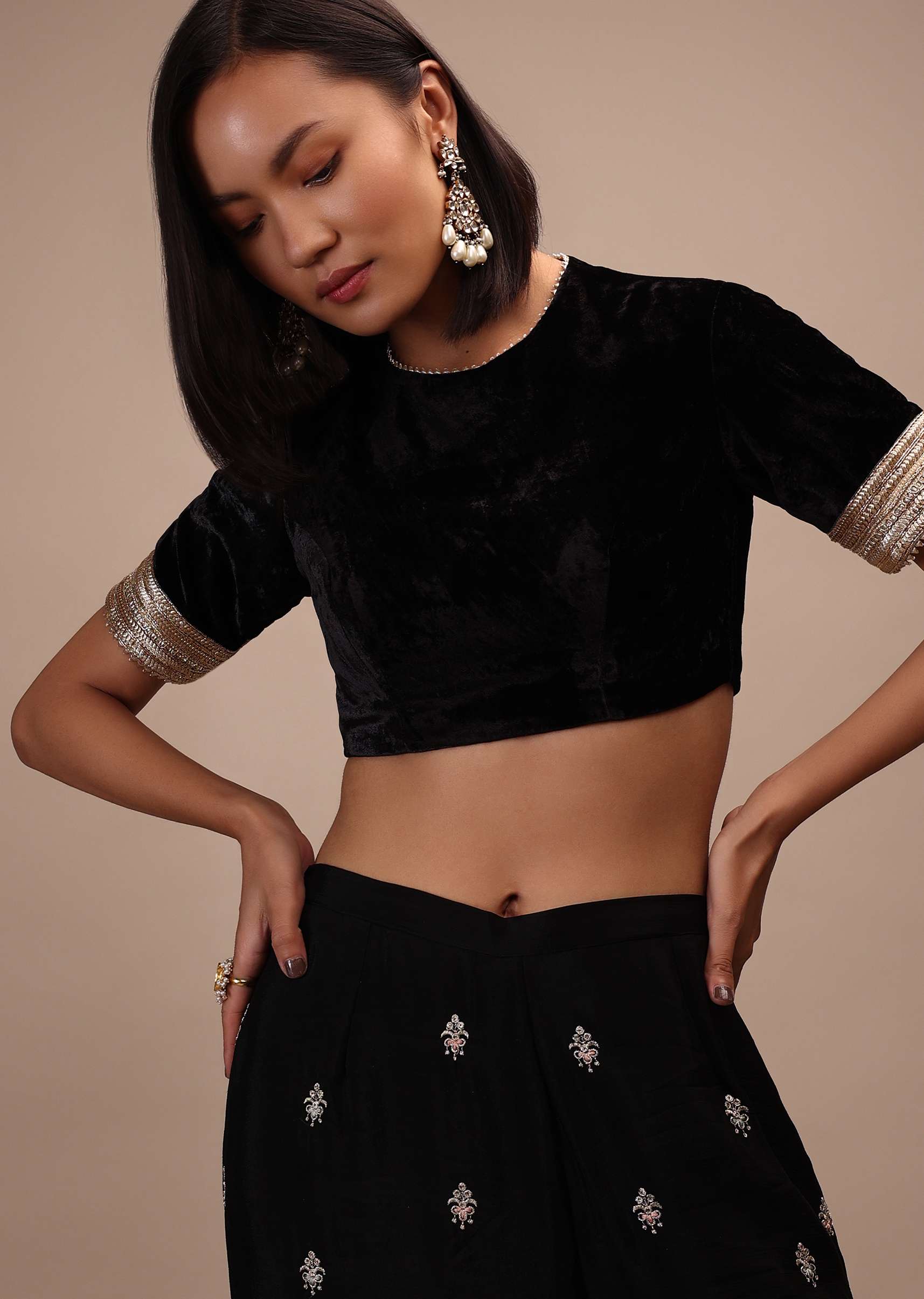 black_half-sleeves_blouse-m001blat441y-sg92232_4_c7a7c764-bfad-406a-8a95-69af060afd2f.jpg