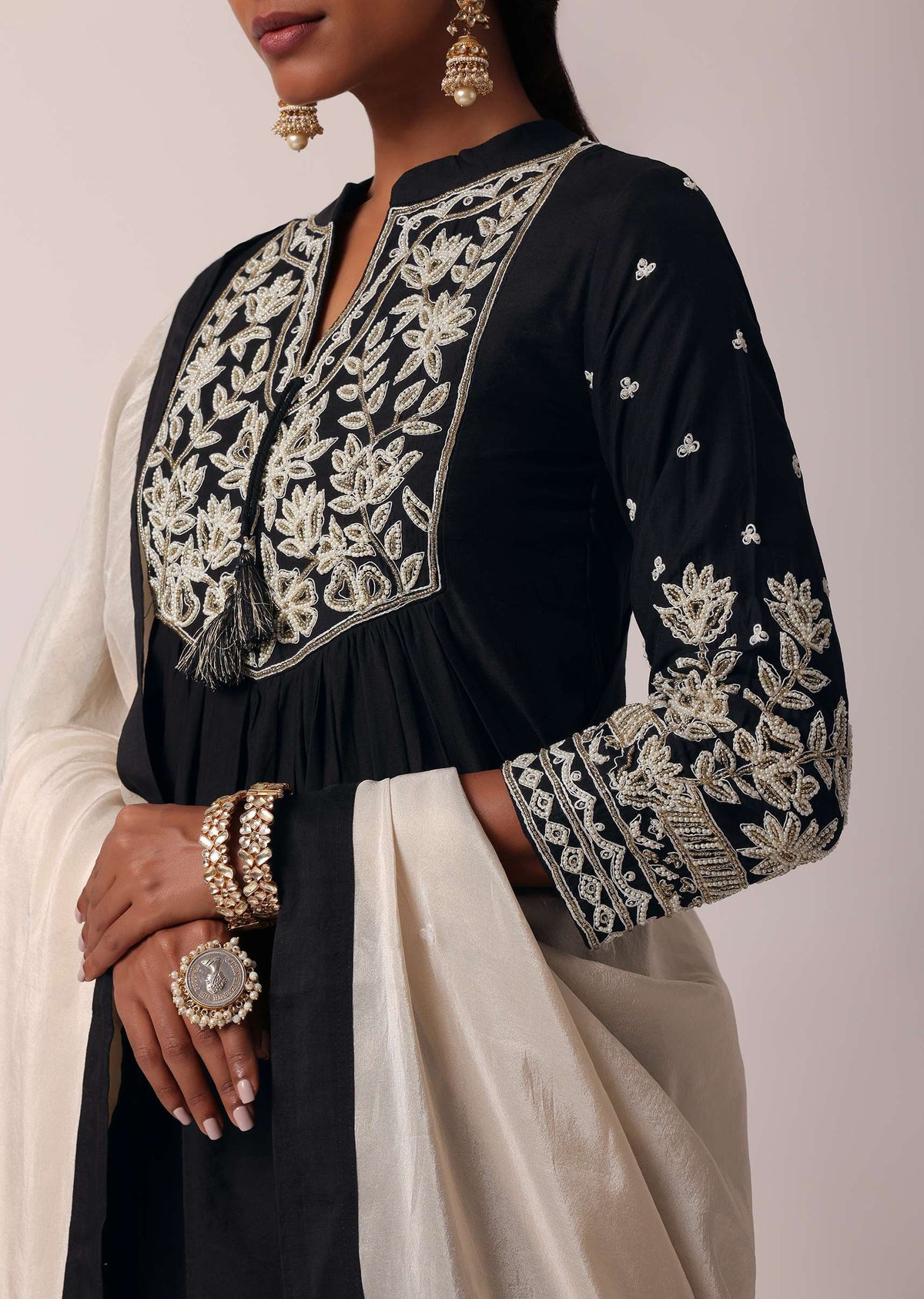 black_pant_set_with_pearl_embroidered_kurta_-sg207610_5_92b3cc01-a4f9-4334-8a8d-ca0123ba60d7.jpg