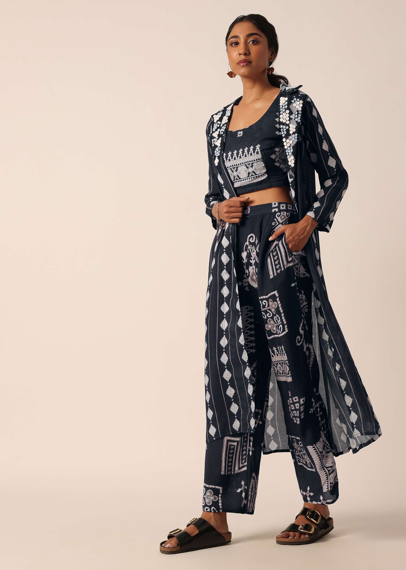 black_printed_long_jacket-sg197649_6_71d3de72-fc41-4ecd-a765-ca034d0580bb.jpg